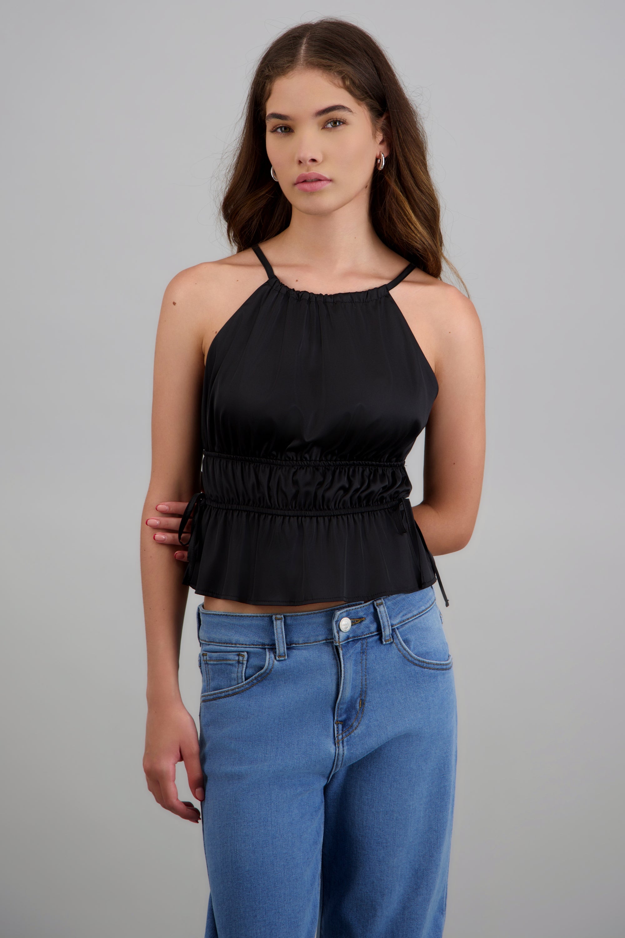 Top cuello halter sin mangas detalle cintura NEGRO