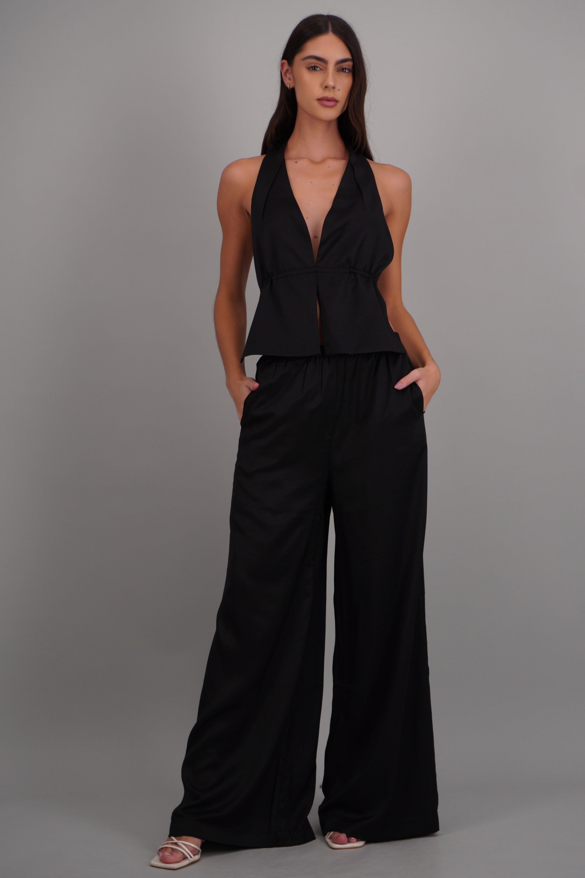 Pantalon amplio detalle resorte NEGRO
