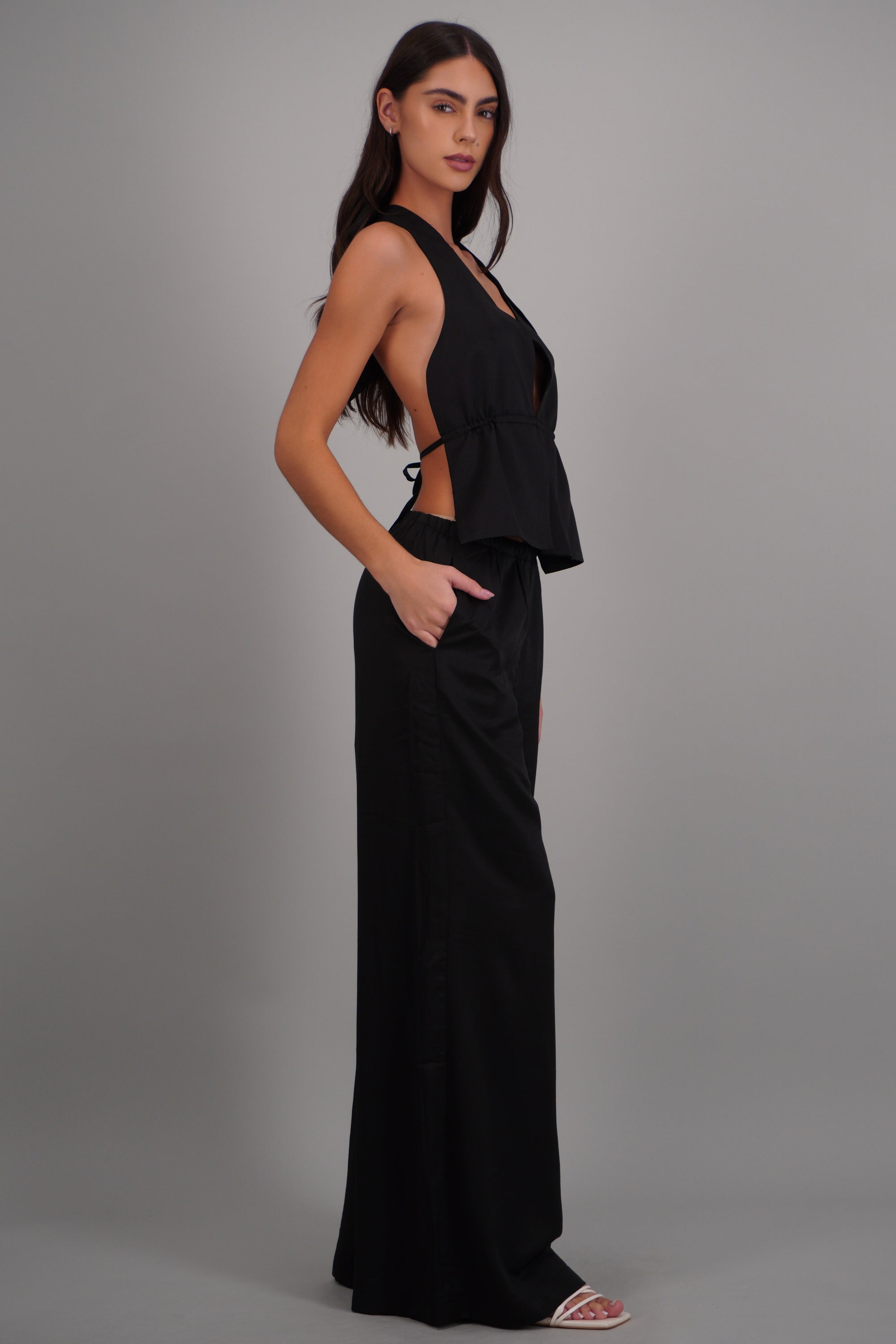 Pantalon amplio detalle resorte NEGRO