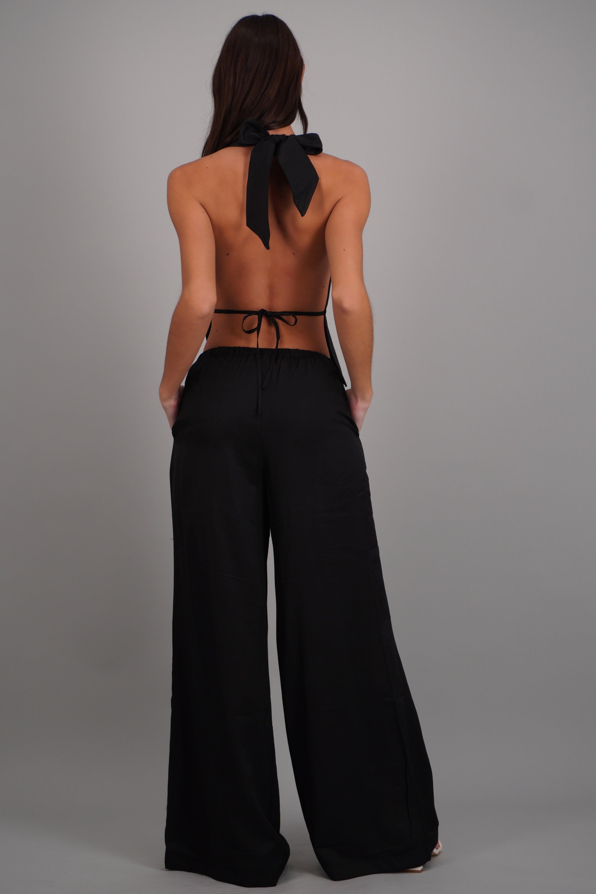 Pantalon amplio detalle resorte NEGRO