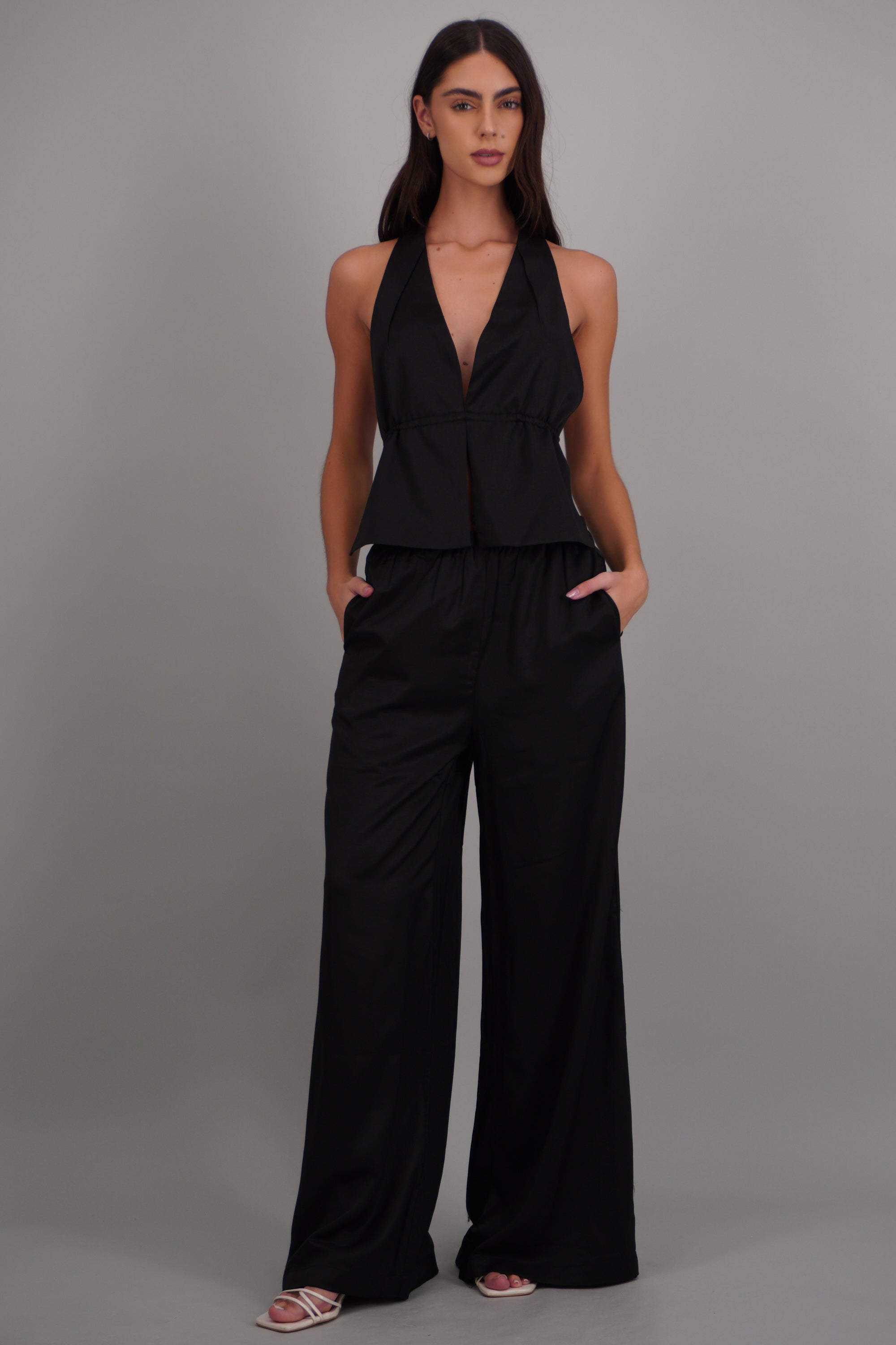 Pantalon amplio detalle resorte NEGRO
