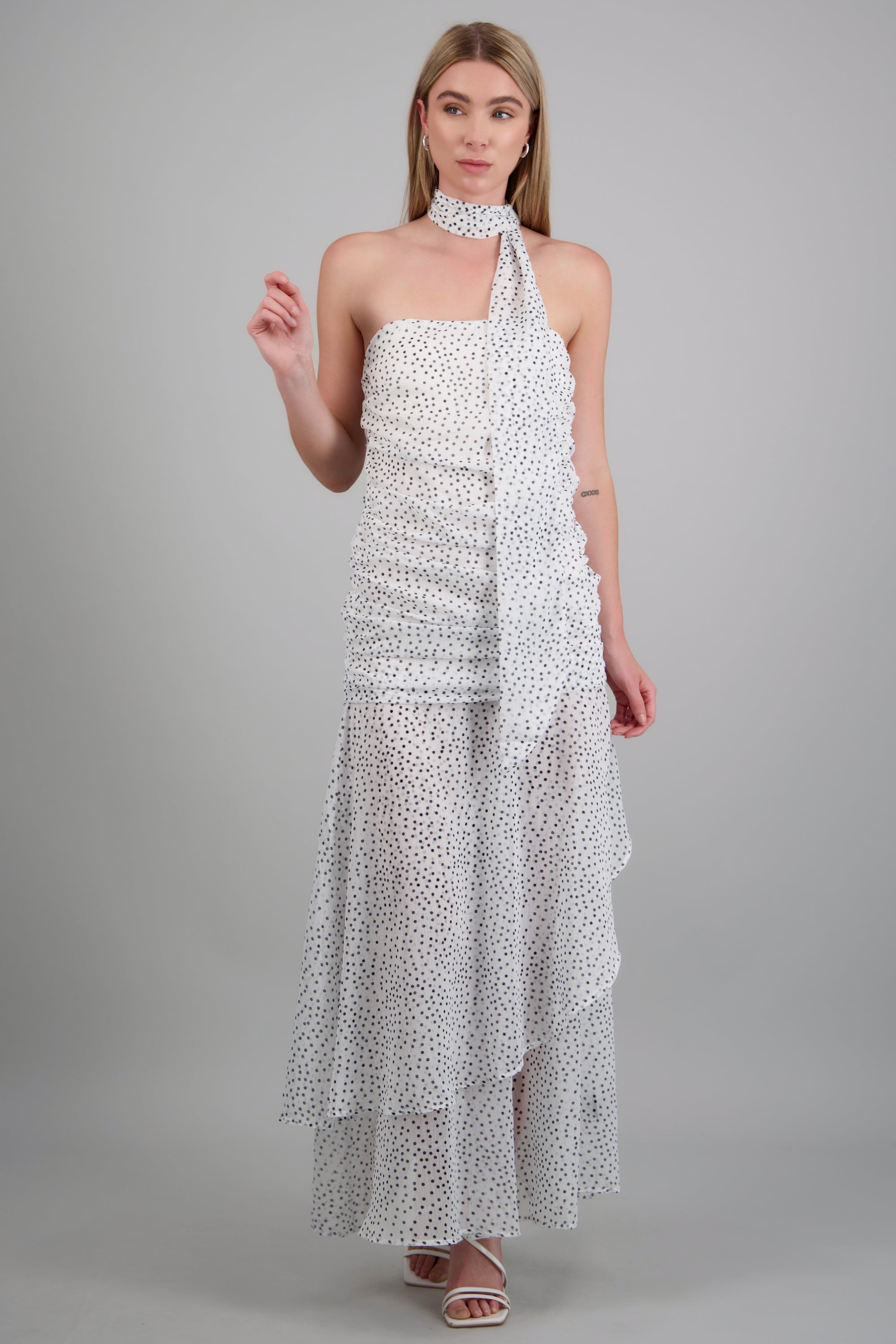 Vestido maxi strapless drapeado polka dots BLANCO