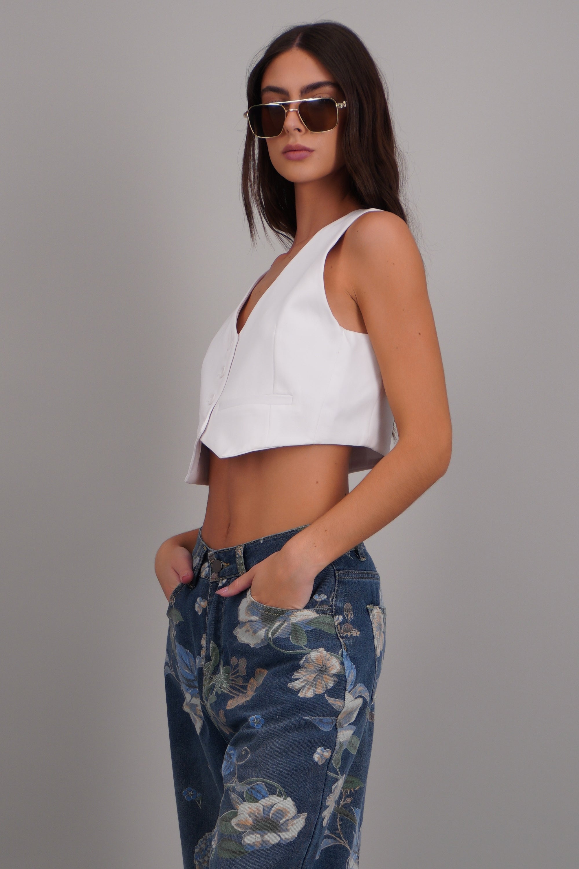 Chaleco crop detalle botones BLANCO