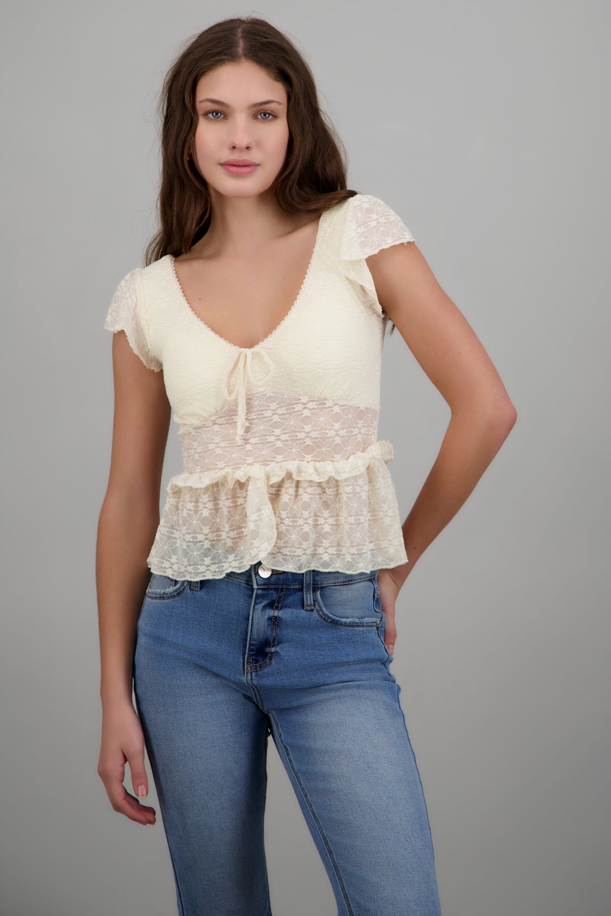 Blusa encaje forrado copas CREMA