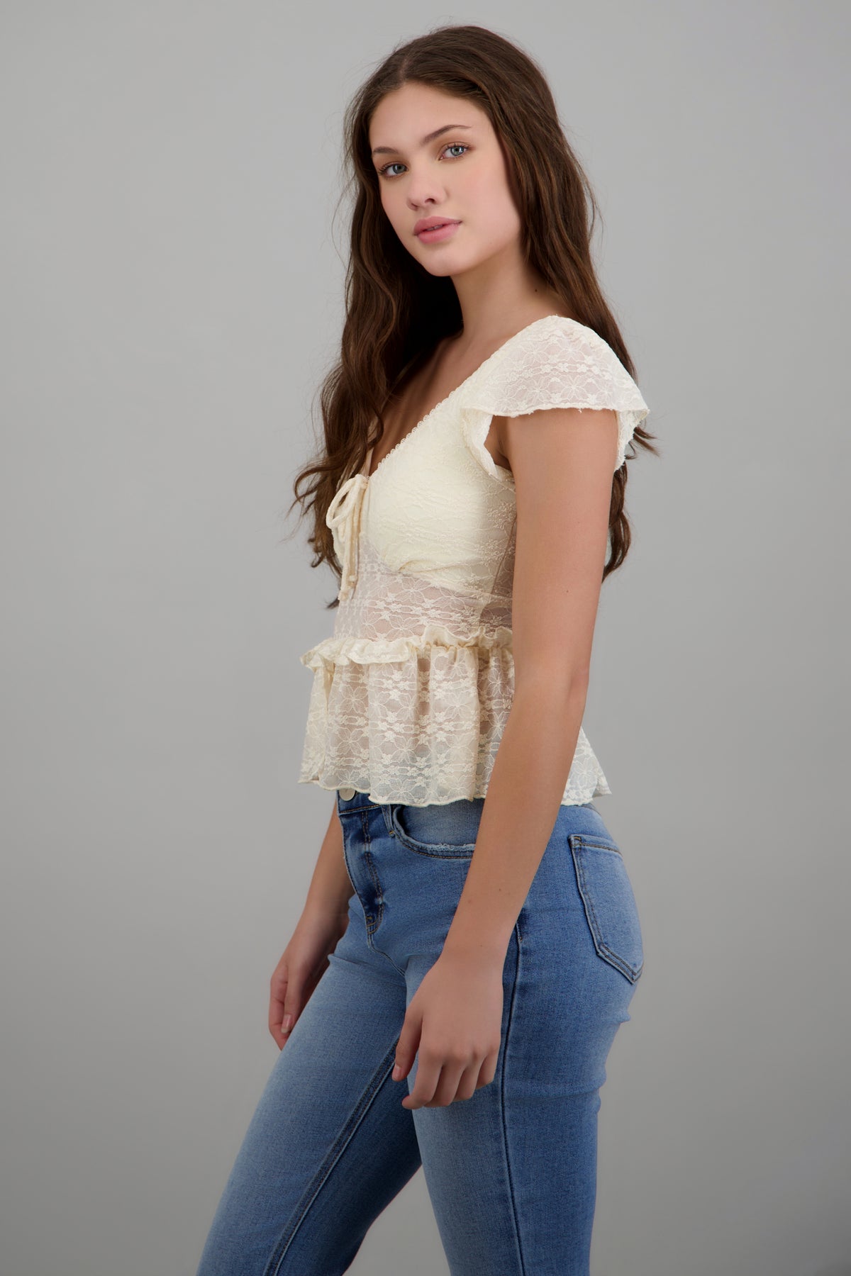 Blusa encaje forrado copas CREMA