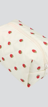 Cosmetiquera capitonada fresas