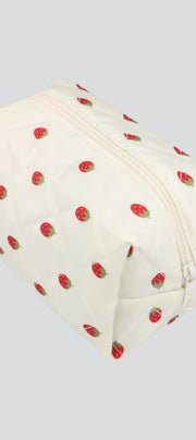 Cosmetiquera capitonada fresas