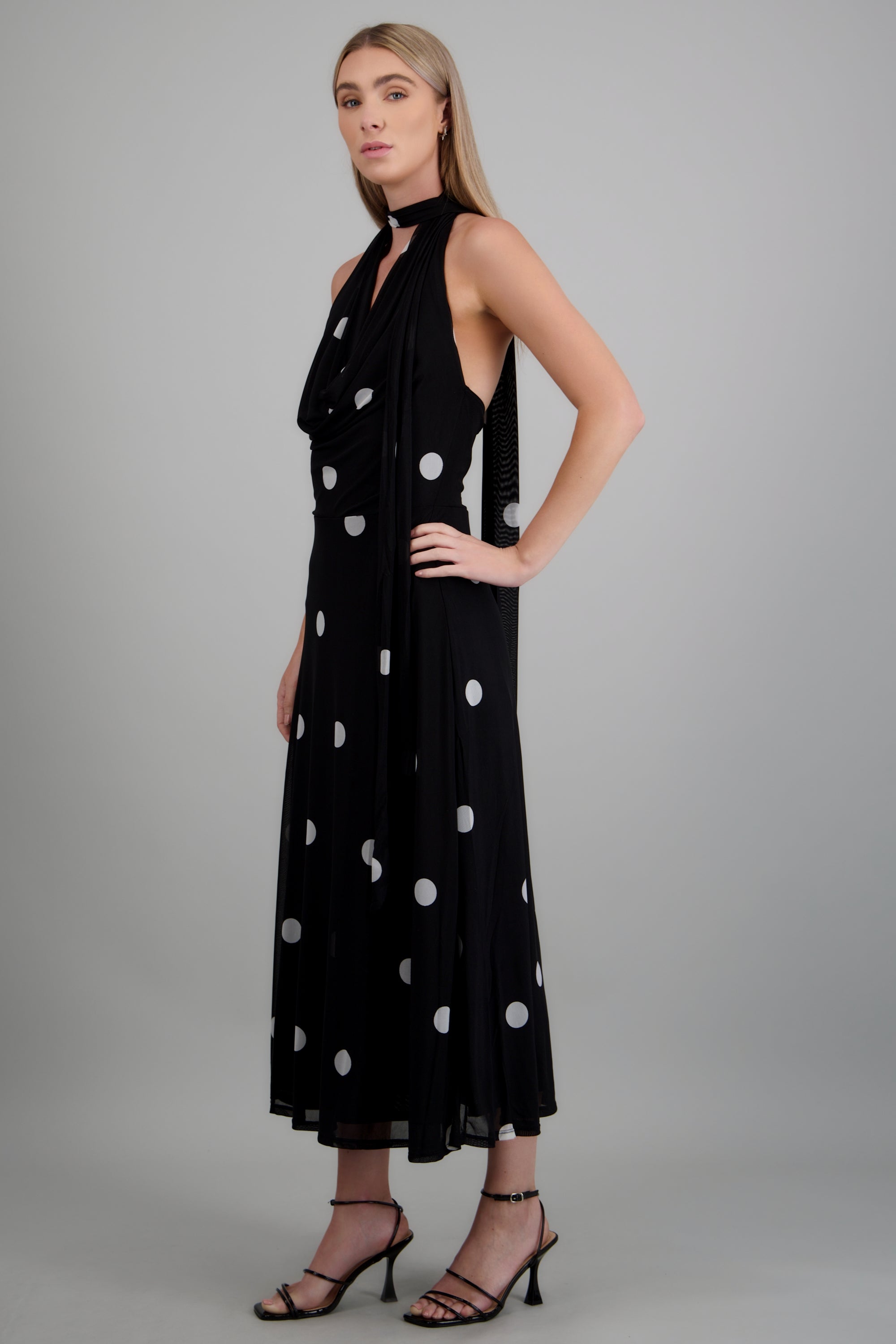 Vestido maxi mesh polka cuello halter NEGRO COMBO