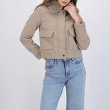 Chamarra crop cuello peluche