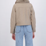 Chamarra crop cuello peluche