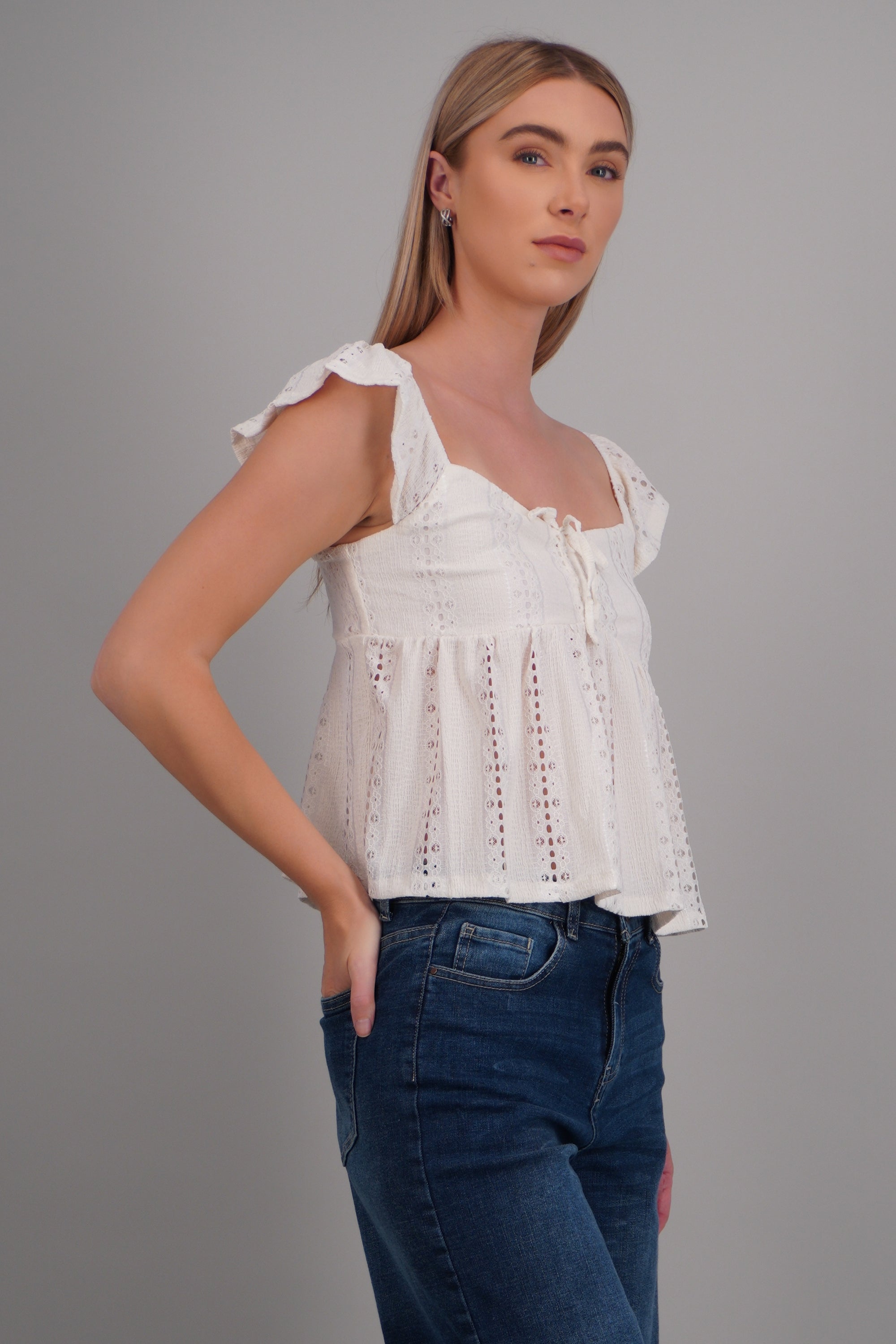 Top escote corazon detalle textura HUESO