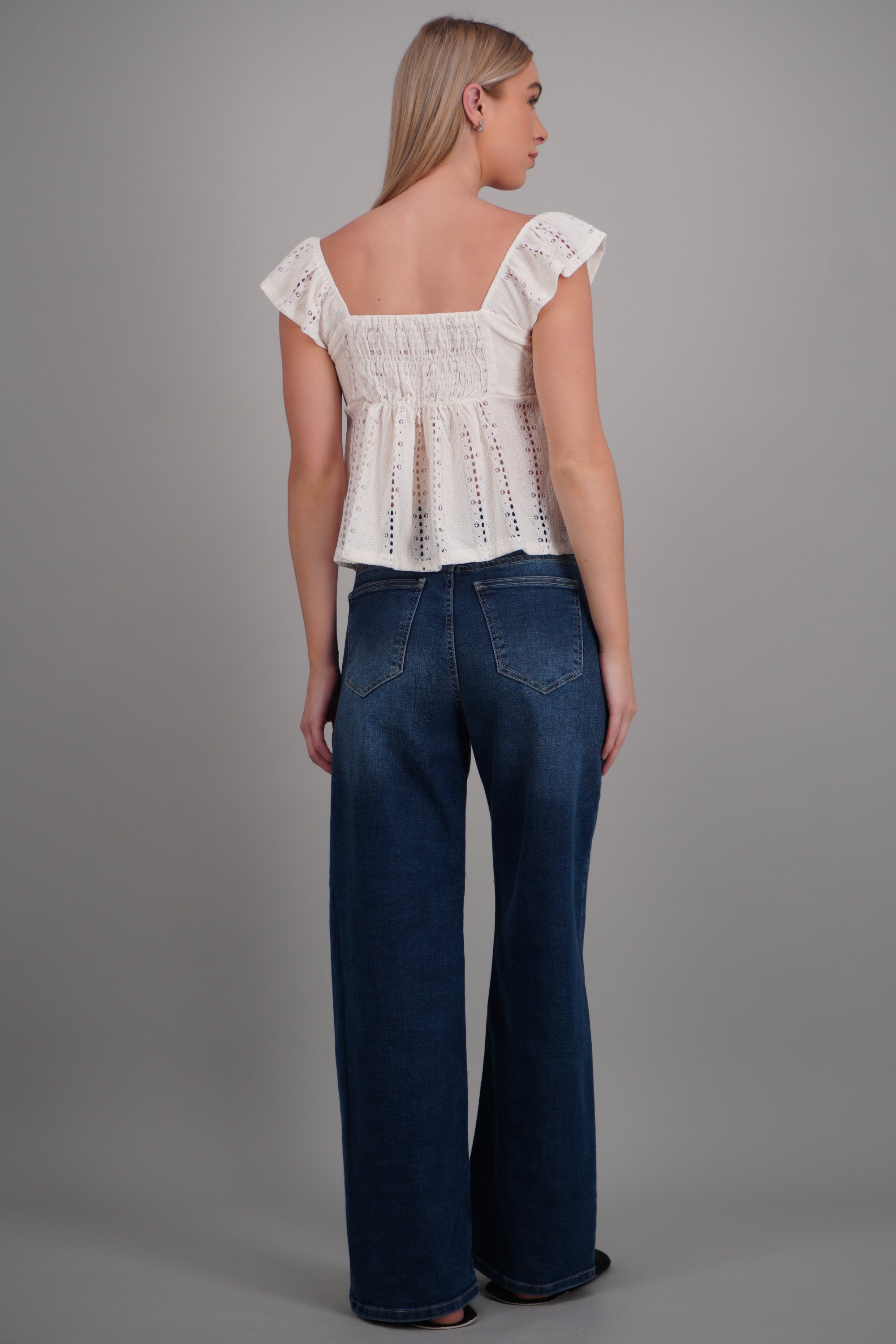 Top escote corazon detalle textura HUESO