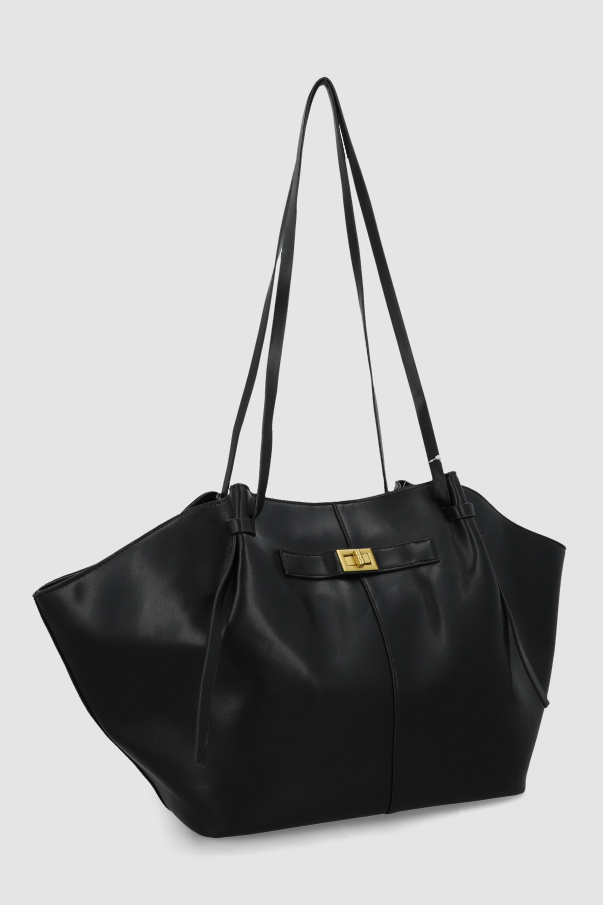 Bolsa triangular forma NEGRO