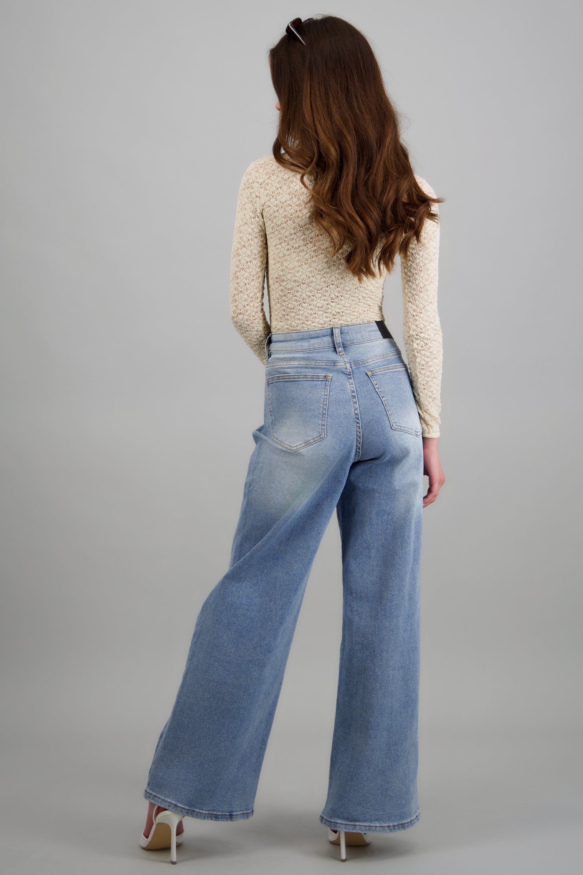 Jeans straight básicos LIGHT WASH