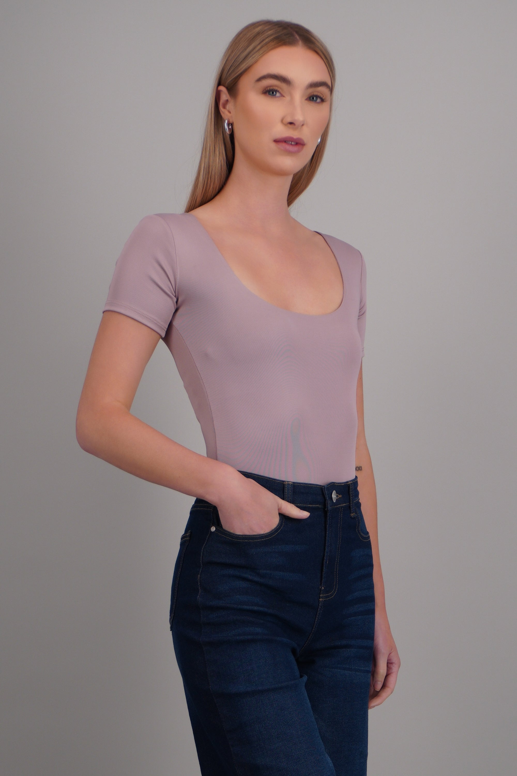 Bodysuit cuello cuadrado manga corta liso LAVANDA