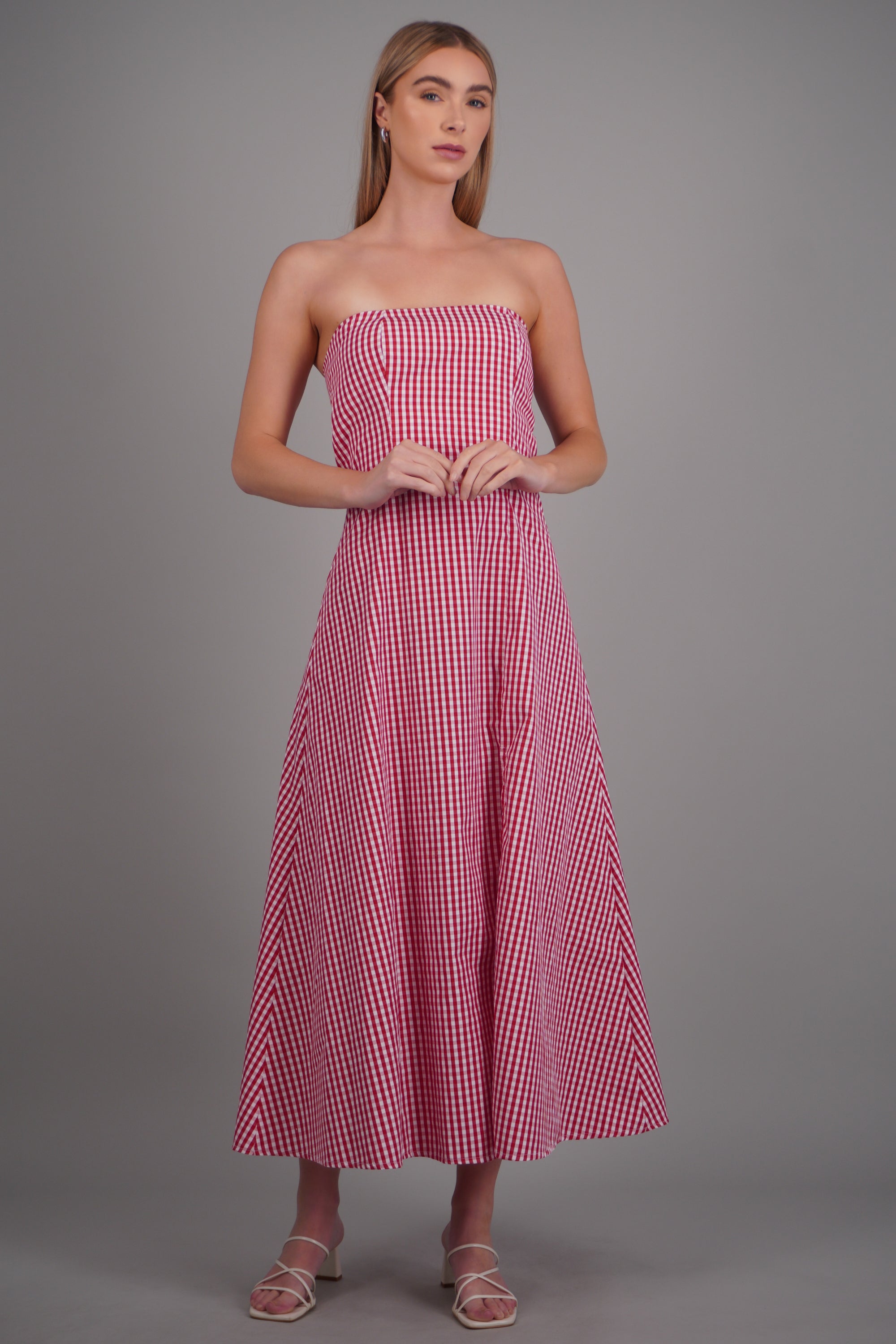 Vestido maxi strapless gingham ROJO COMBO