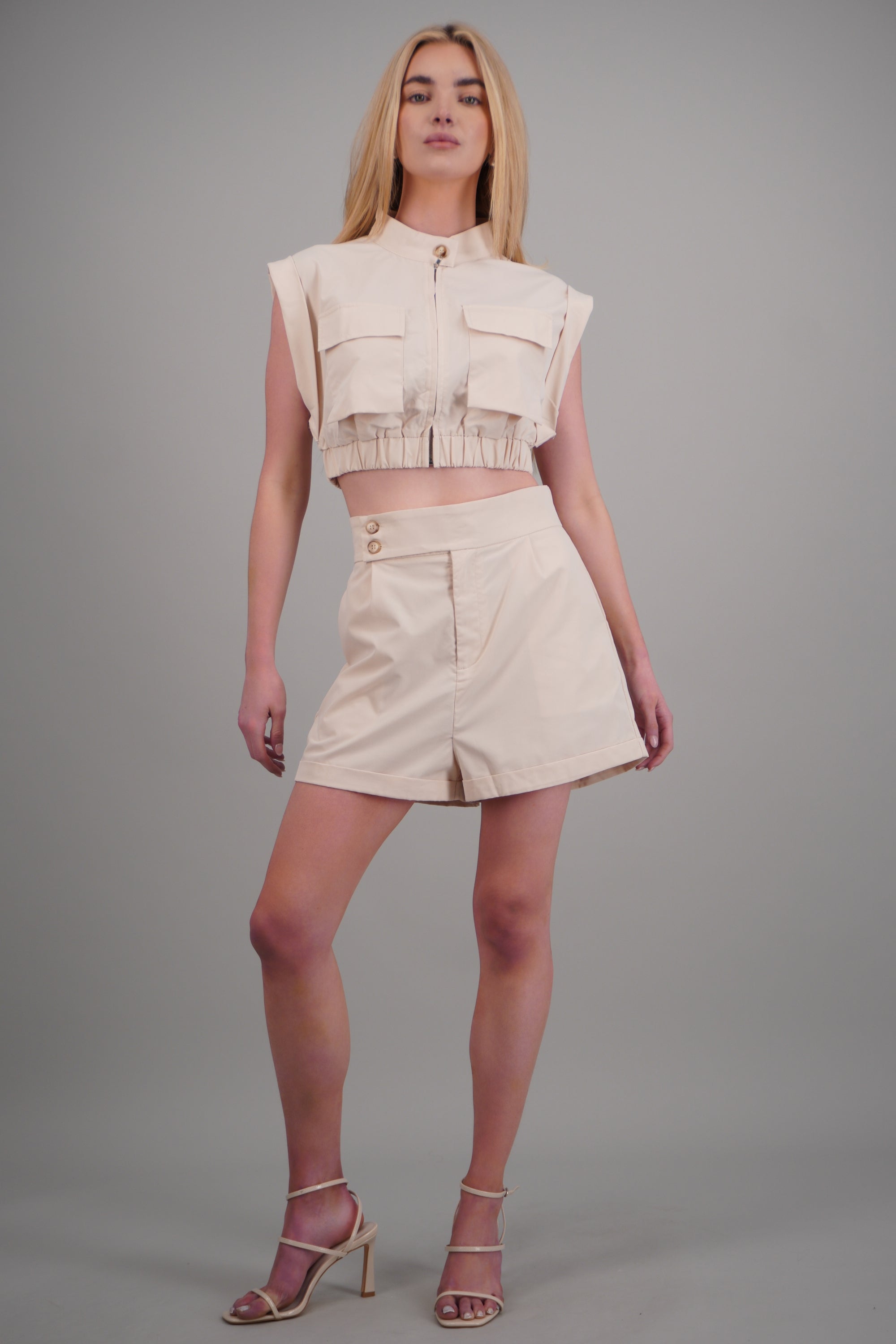 Shorts sastreados ligeros CREMA