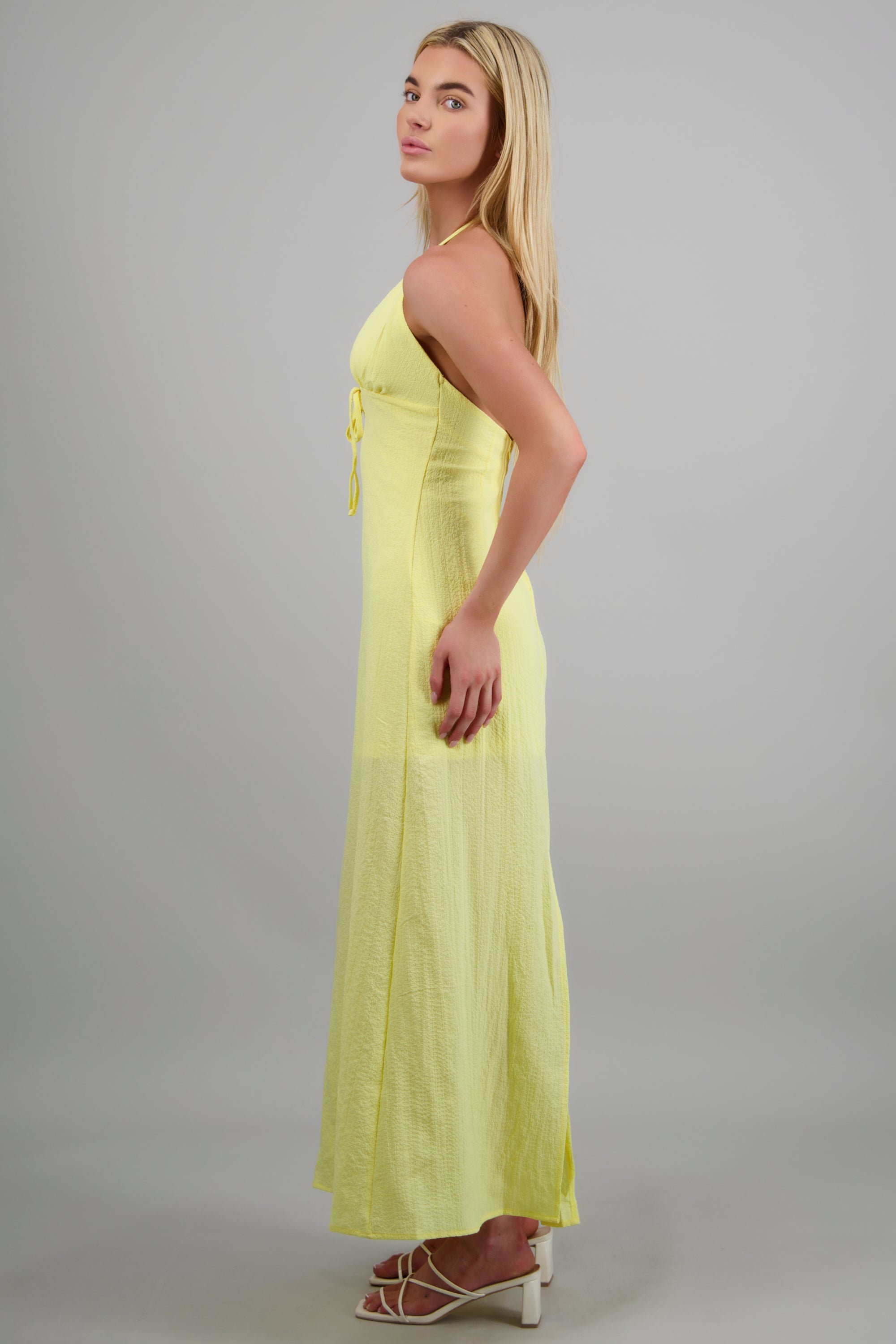 Maxi vestido liso con amarre AMARILLO PASTEL