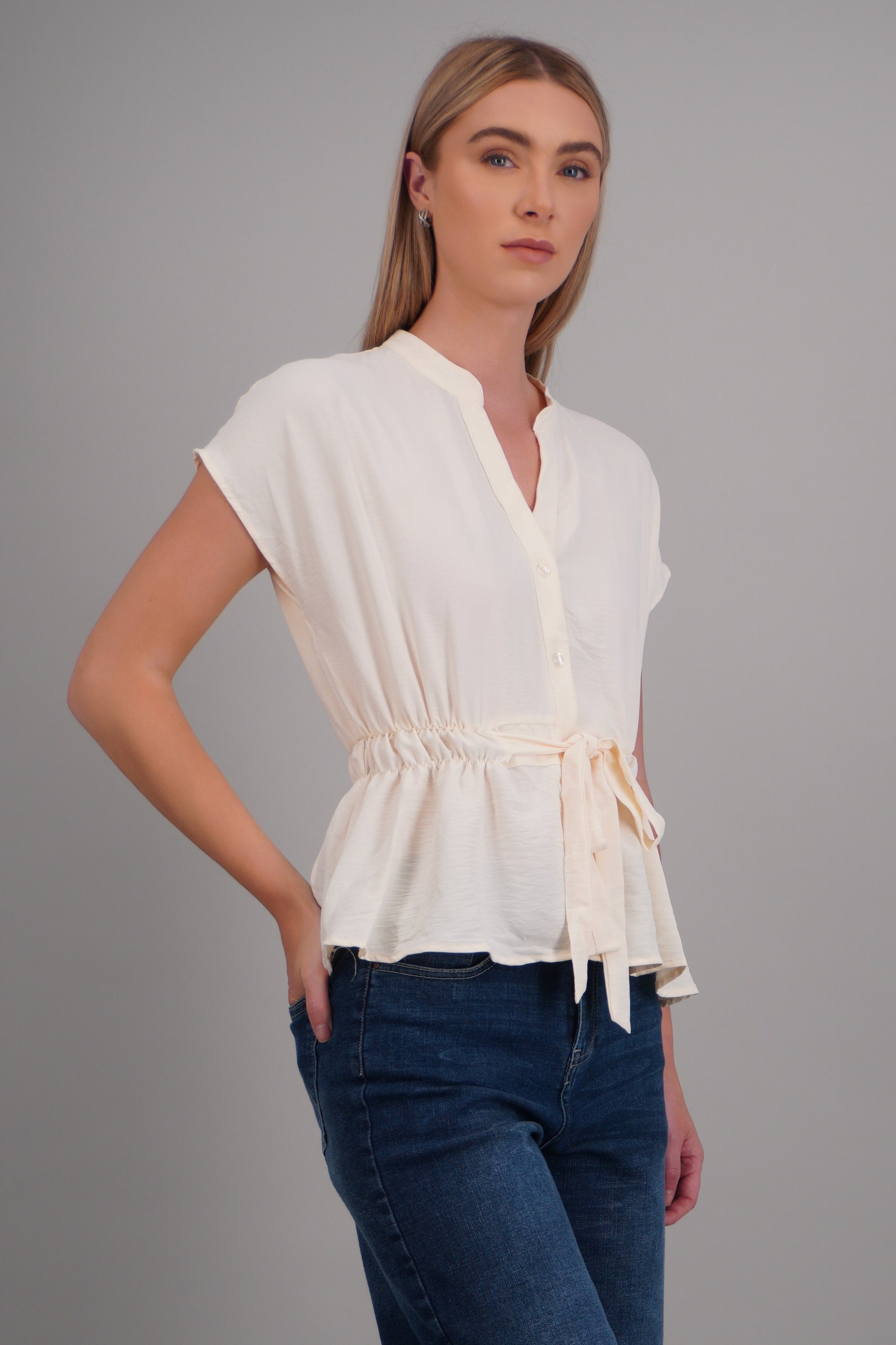 Blusa ligera detalle cinturon HUESO
