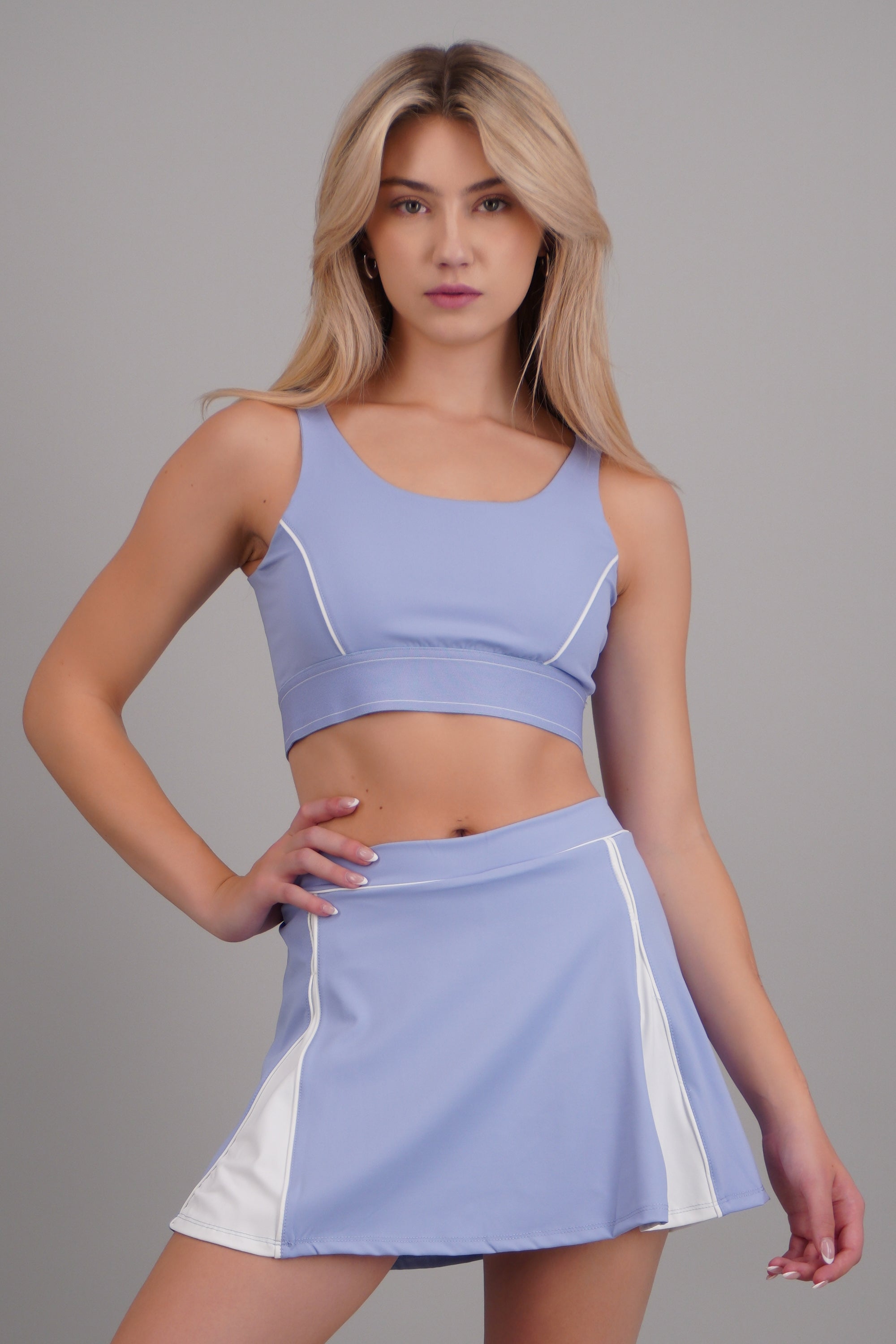 Top deportivo contraste AZUL PASTEL