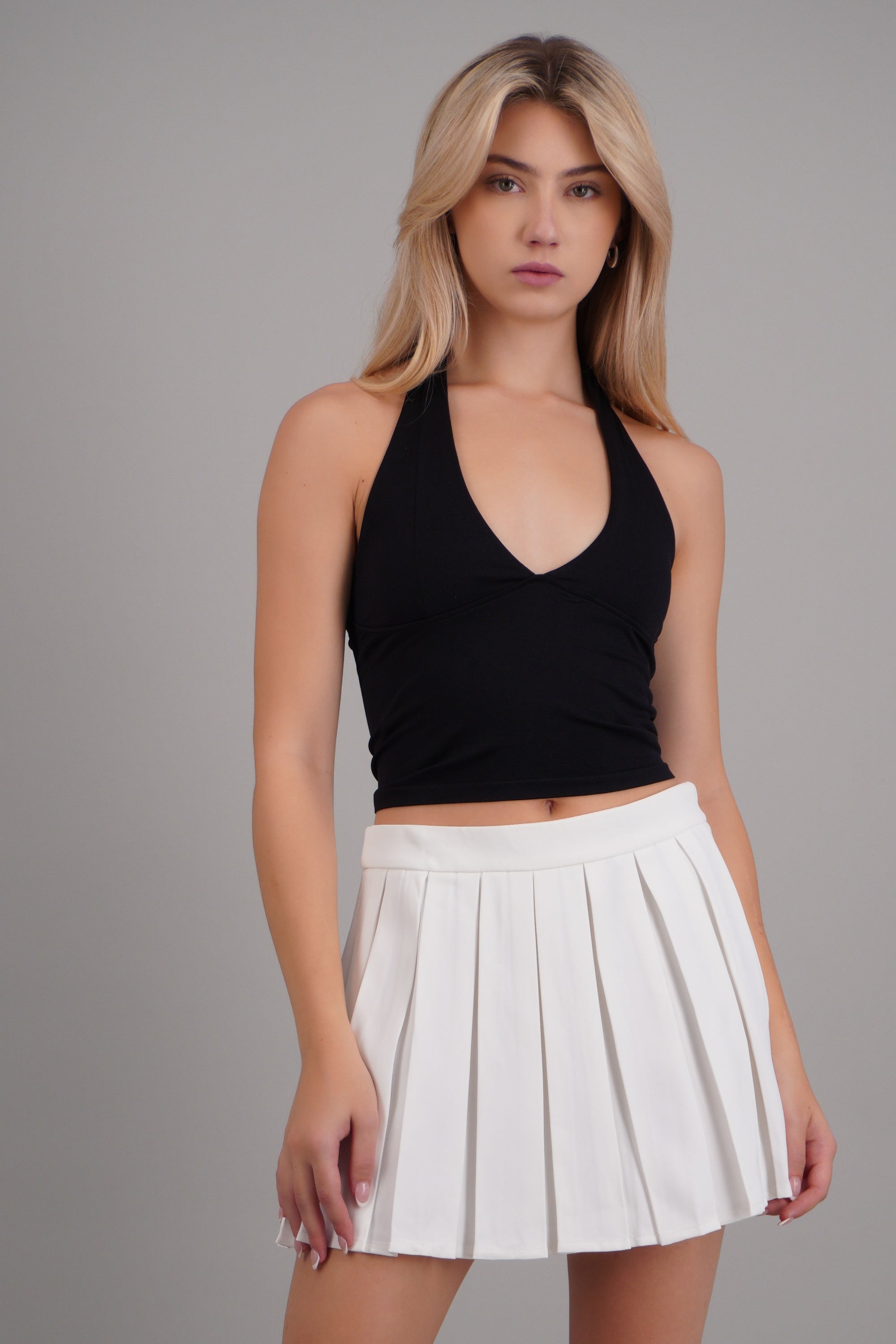 Top halter escote v NEGRO