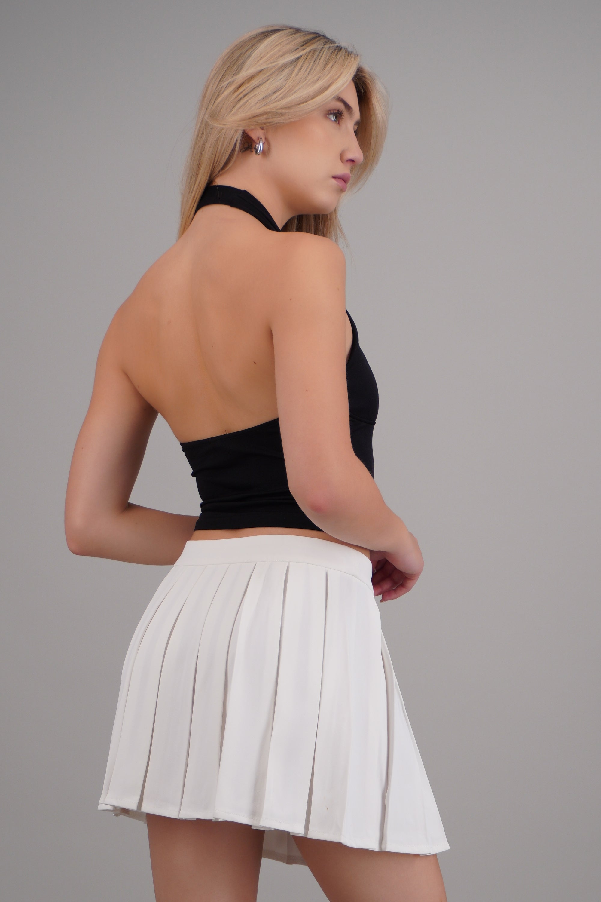 Top halter escote v NEGRO