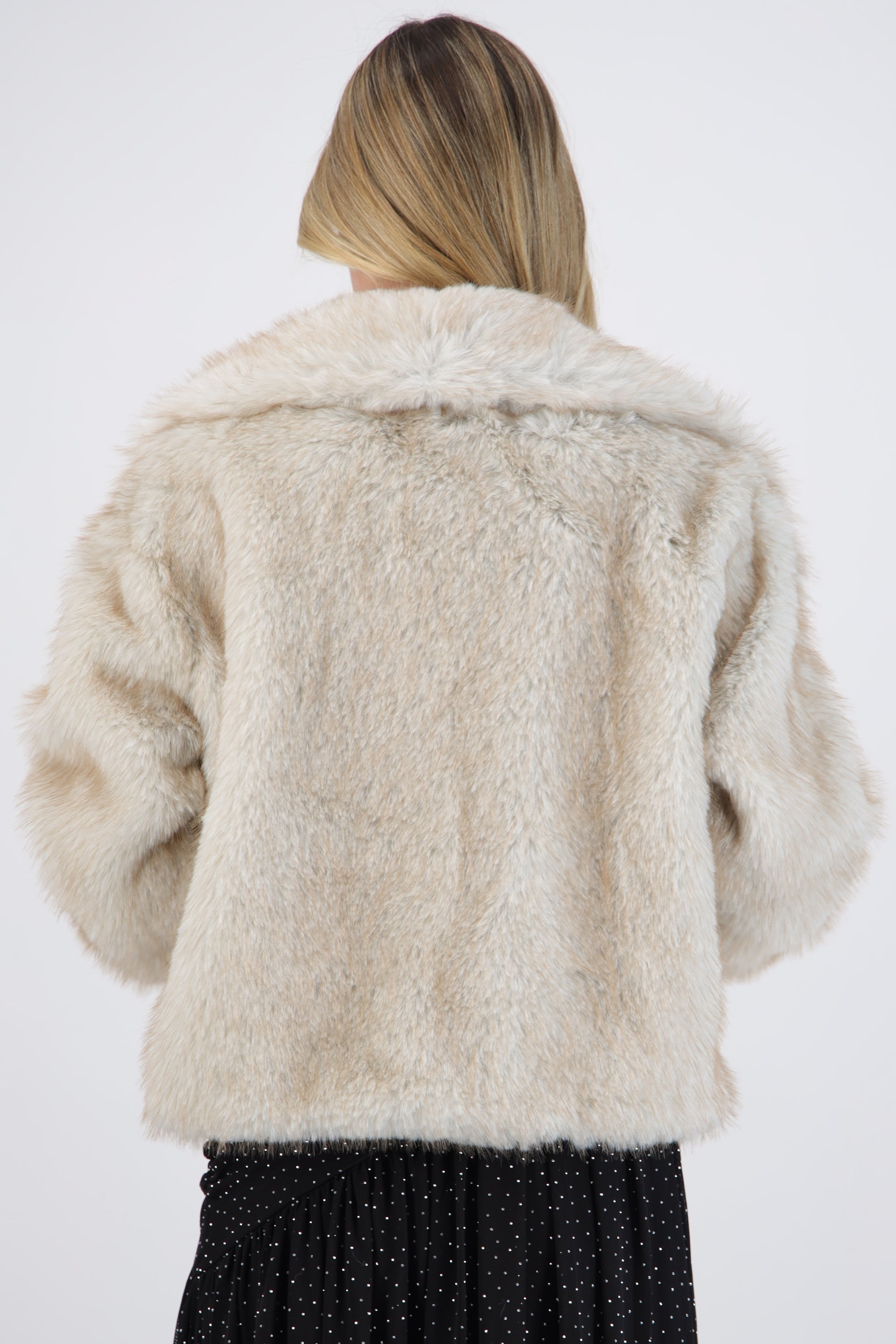 Chamarra peluche con solapa