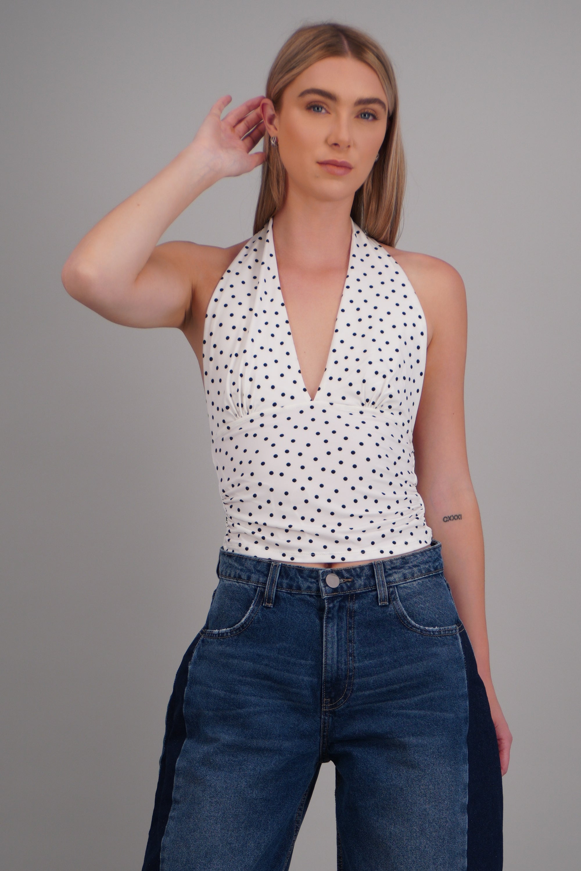 Top escote halter polkadots BLANCO COMBO