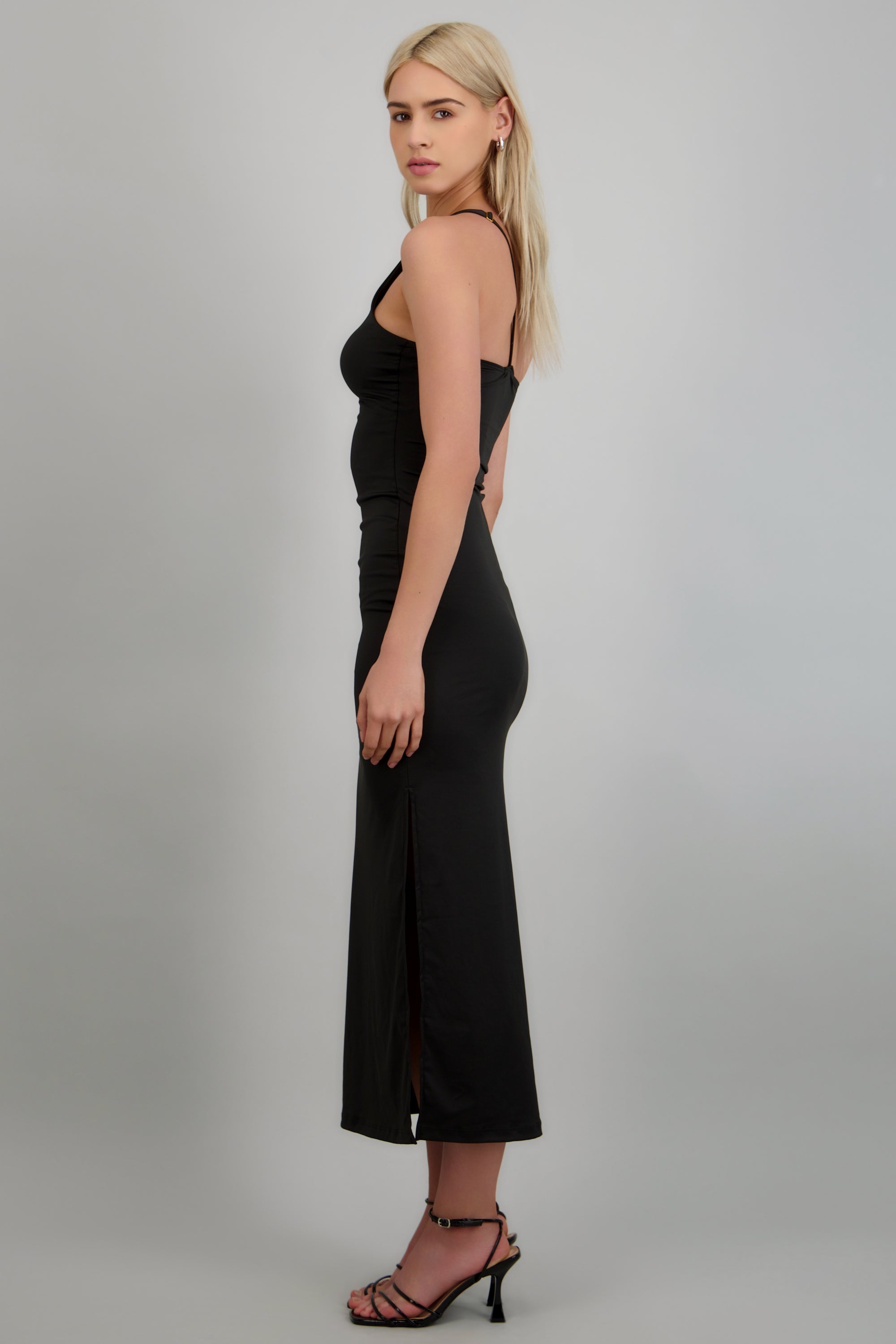 Vestido maxi asimétrico detalle argolla NEGRO