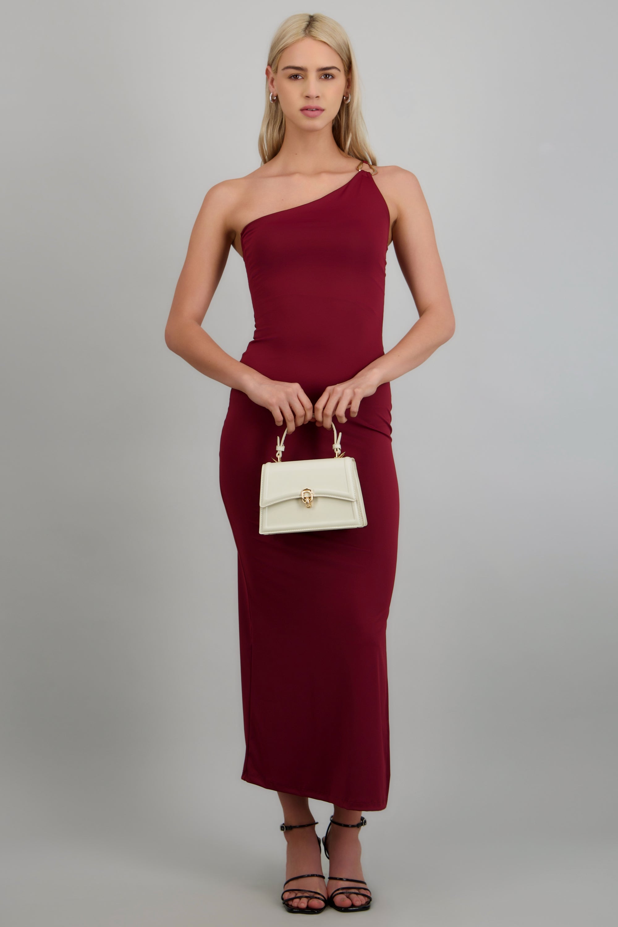 Vestido maxi asimétrico detalle argolla VINO