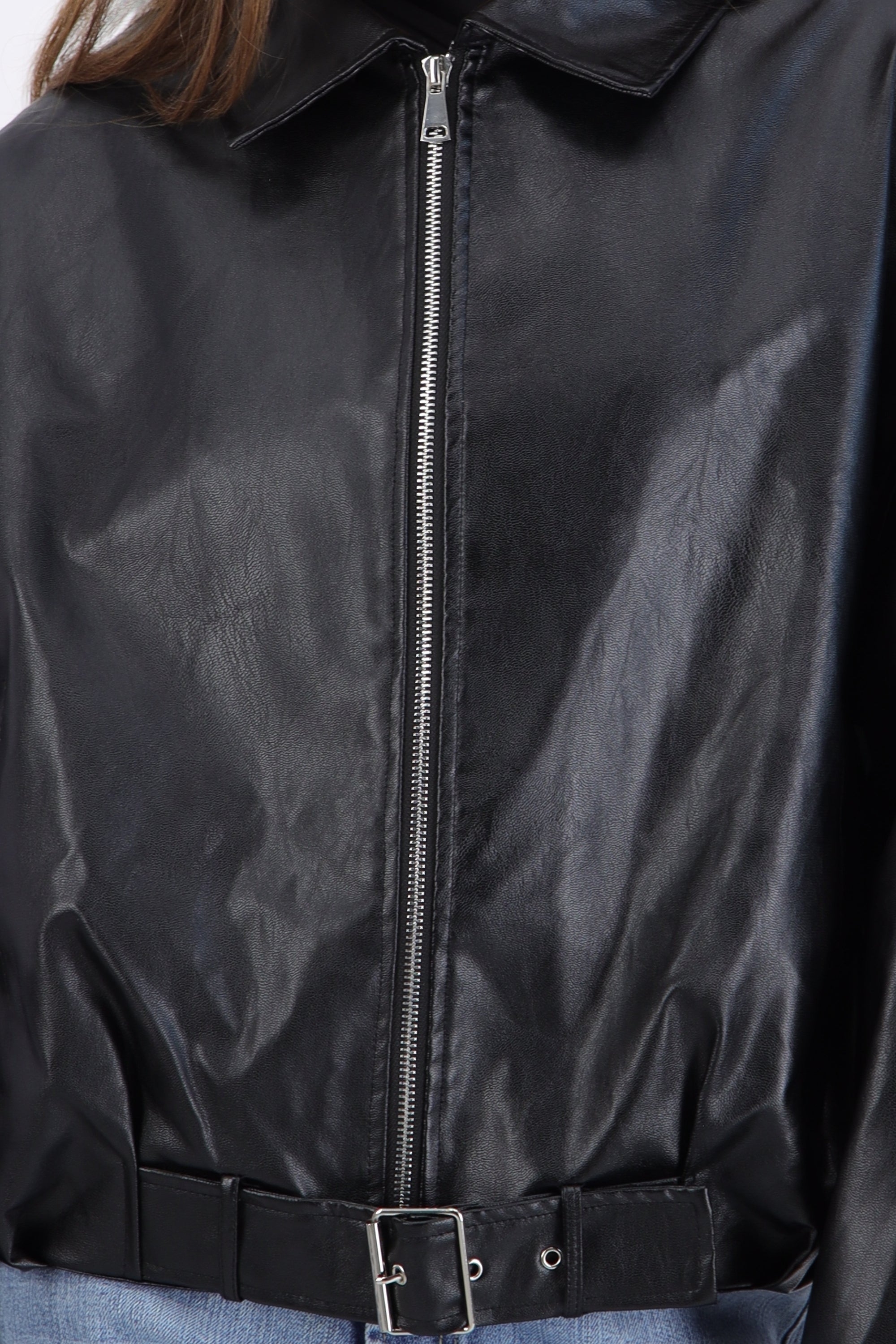 Chamarra pu detalle bomber con cinto