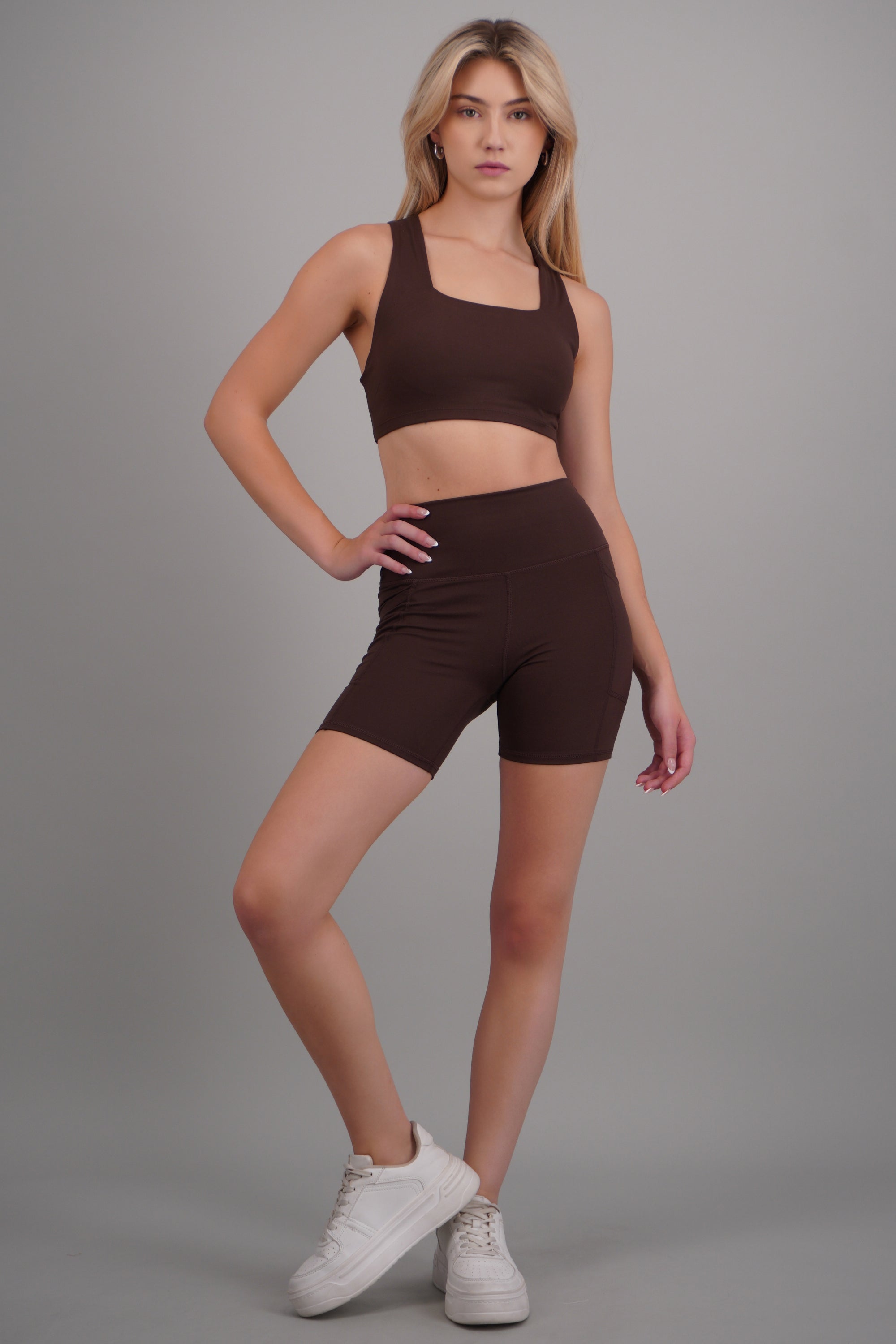 Biker shorts bolsas costados CHOCOLATE