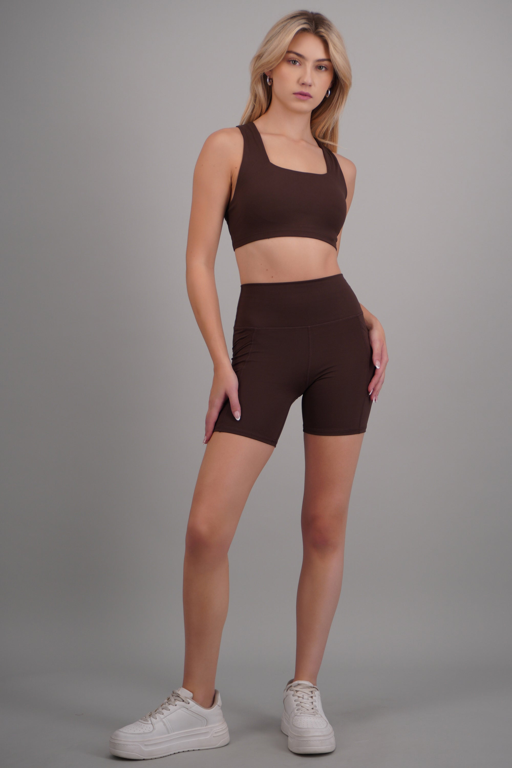 Biker shorts bolsas costados CHOCOLATE
