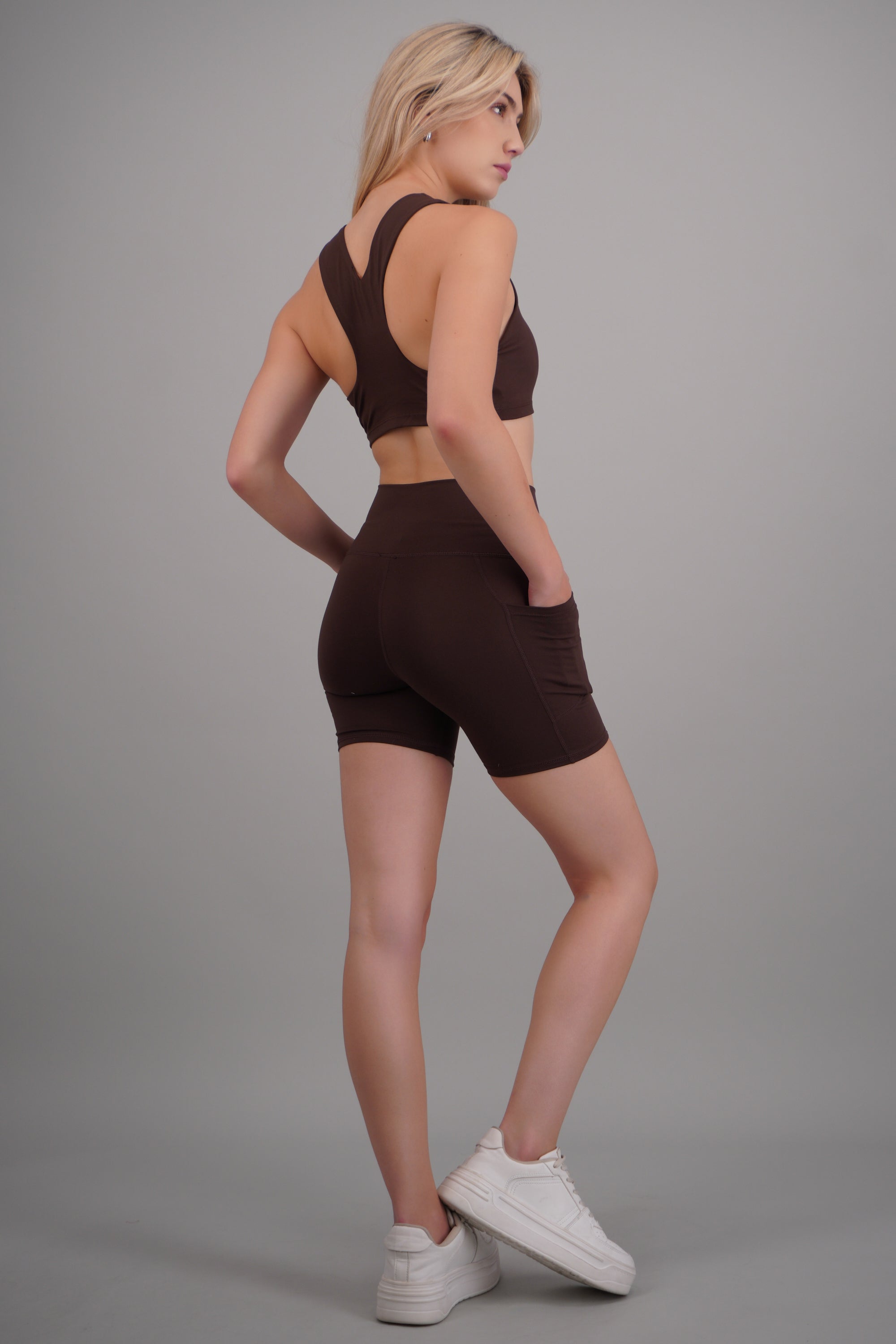 Biker shorts bolsas costados CHOCOLATE