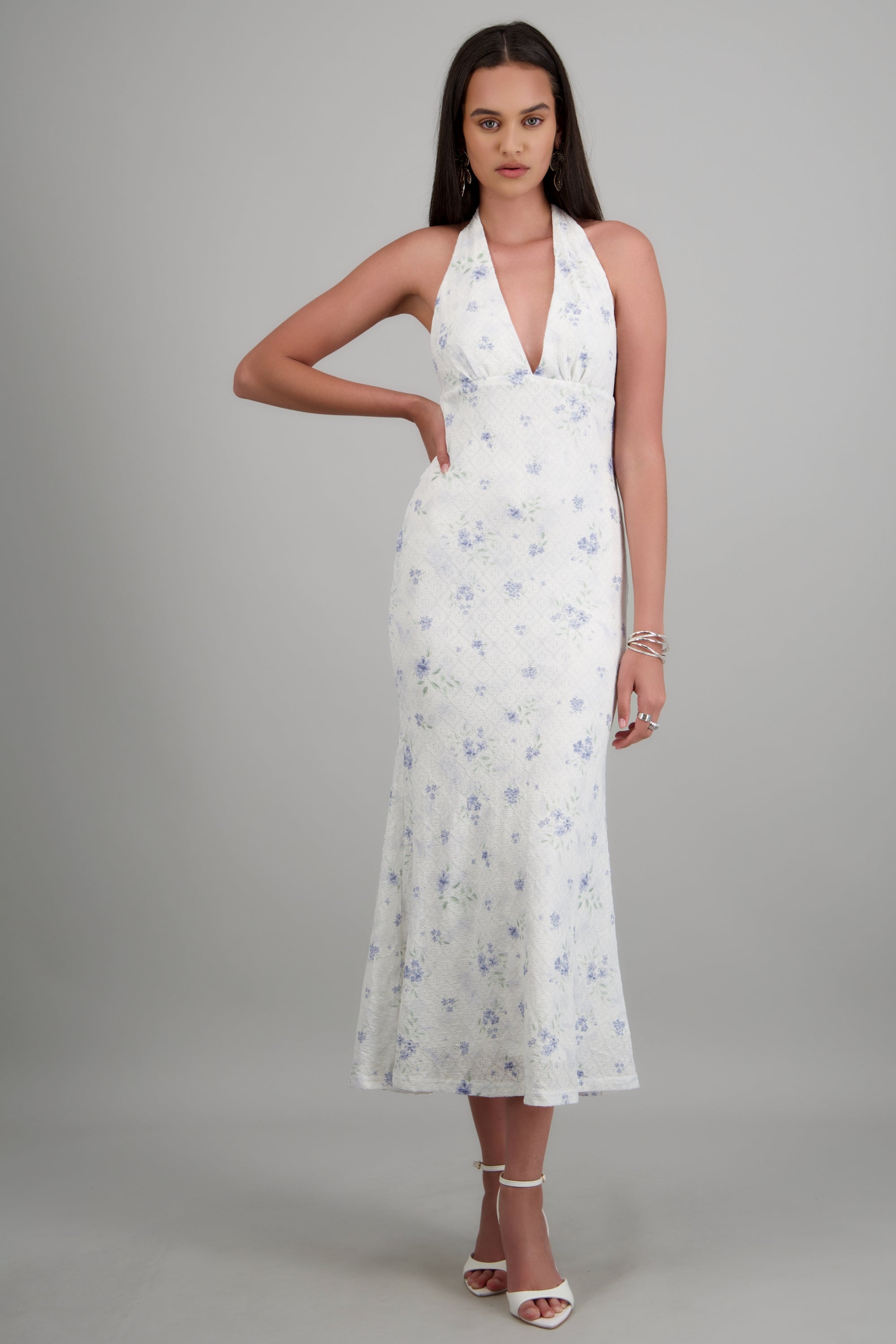 Vestido maxi amarre halter textura flores BLANCO COMBO