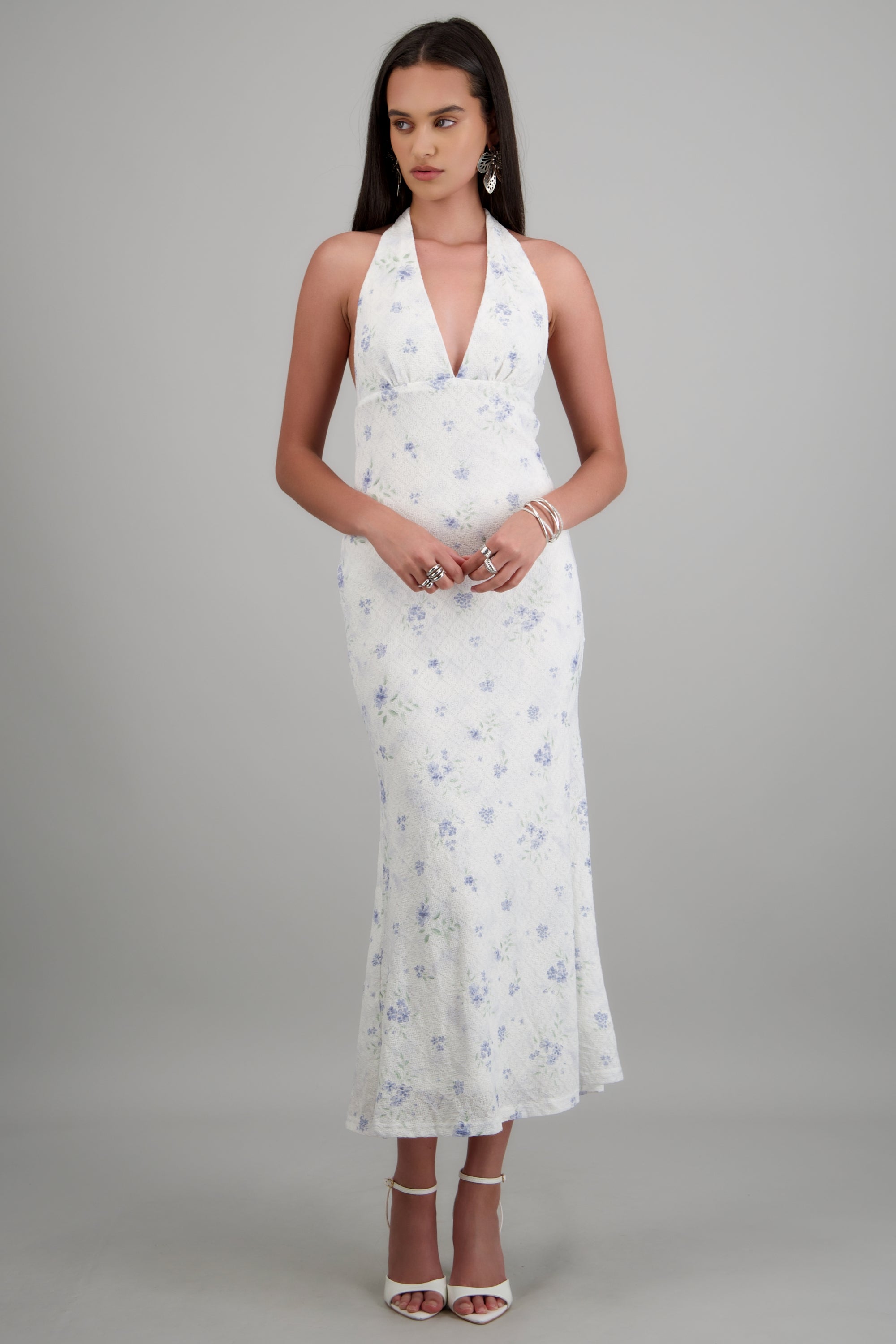 Vestido maxi amarre halter textura flores BLANCO COMBO