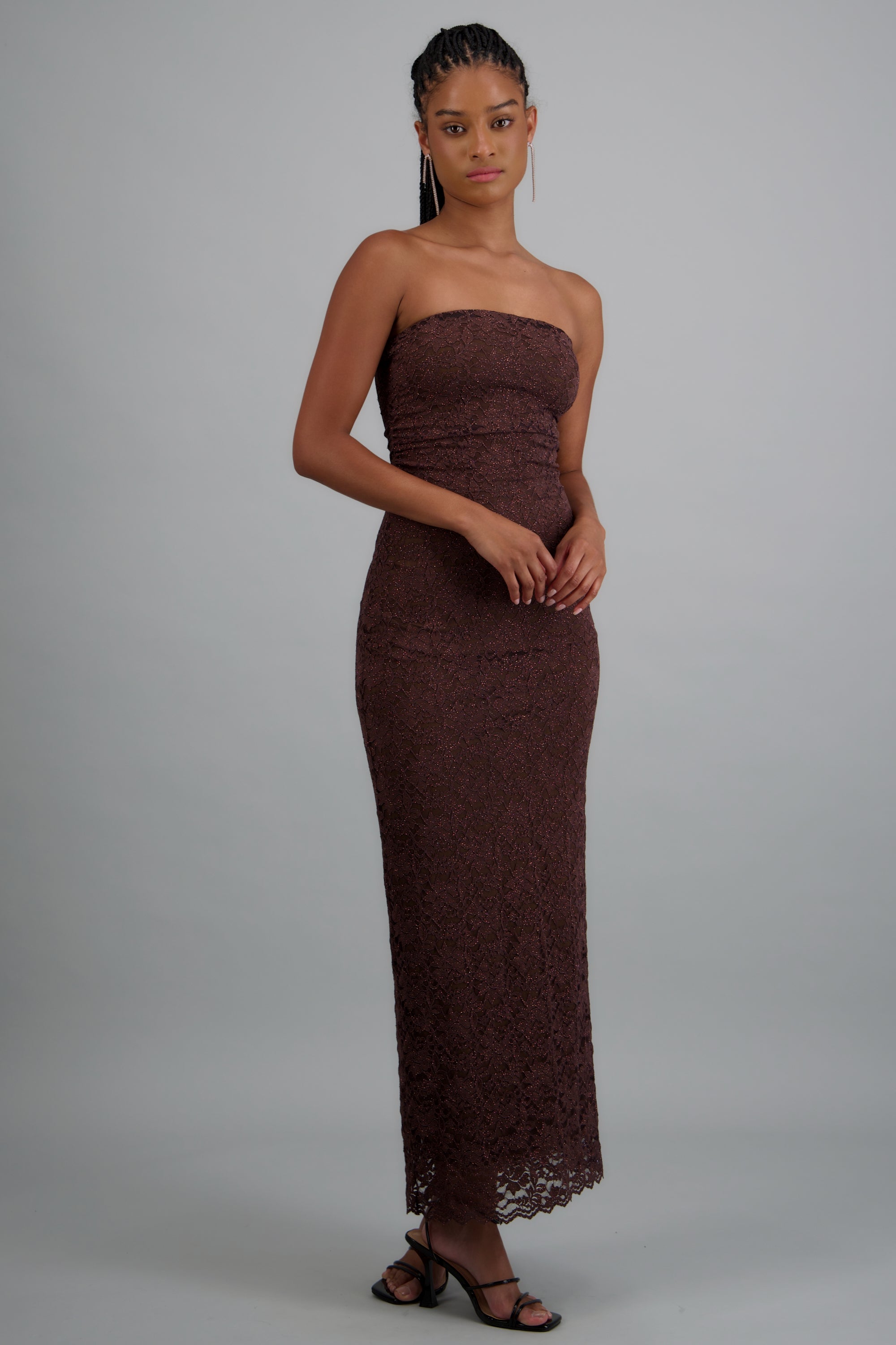 Vestido maxi detalle drapeado encaje brillos CAFE