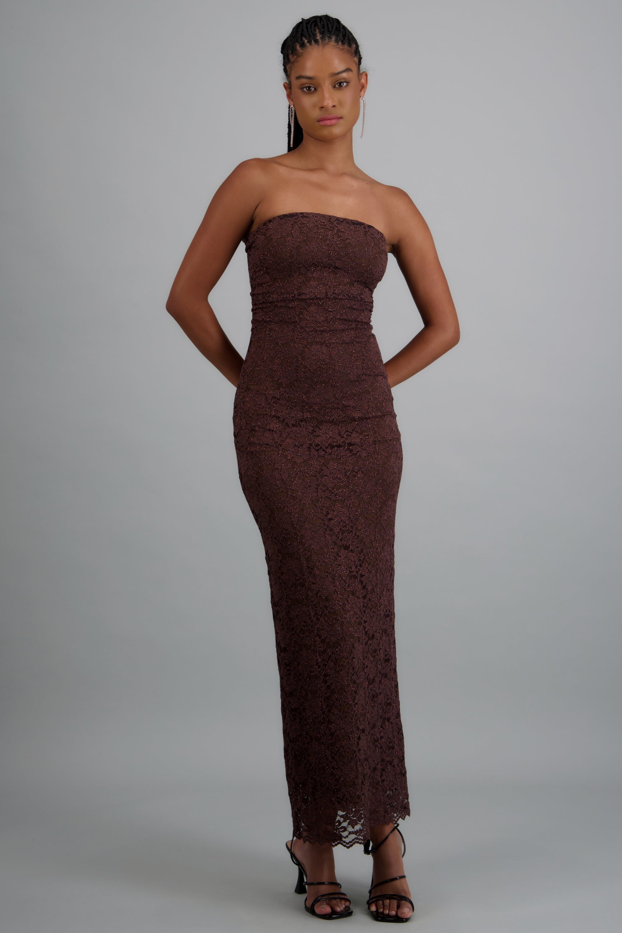 Vestido maxi detalle drapeado encaje brillos CAFE