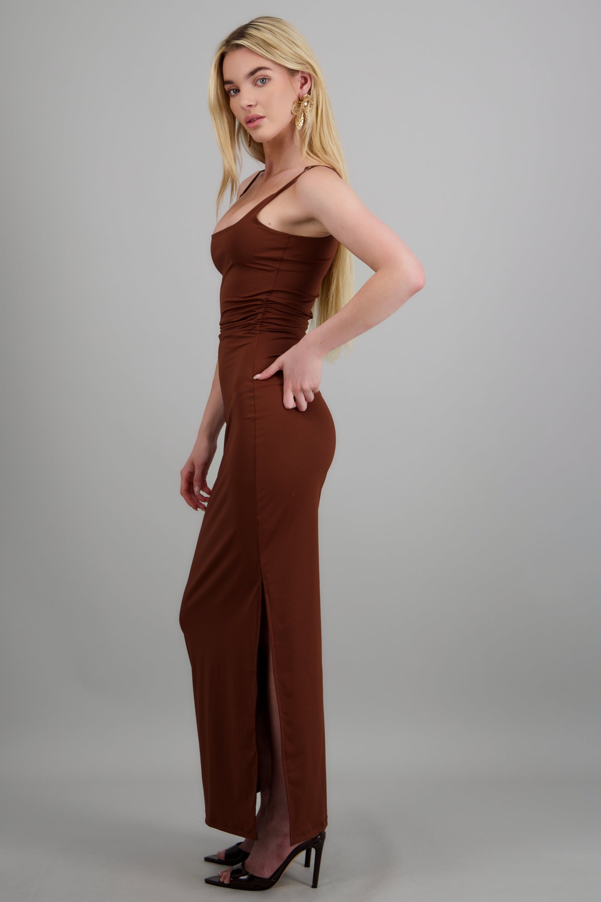 Vestido maxi detalle drapeado tirantes CAFE
