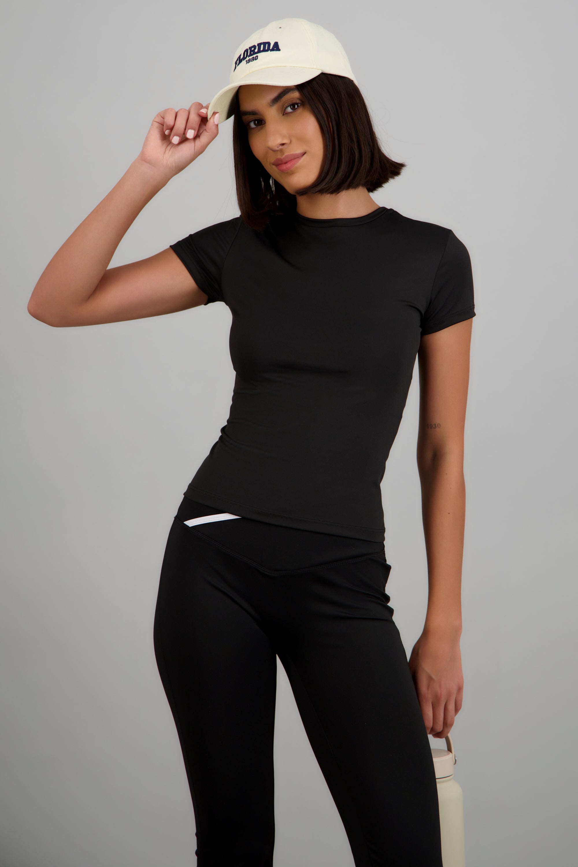 Playera con manga corta lisa NEGRO