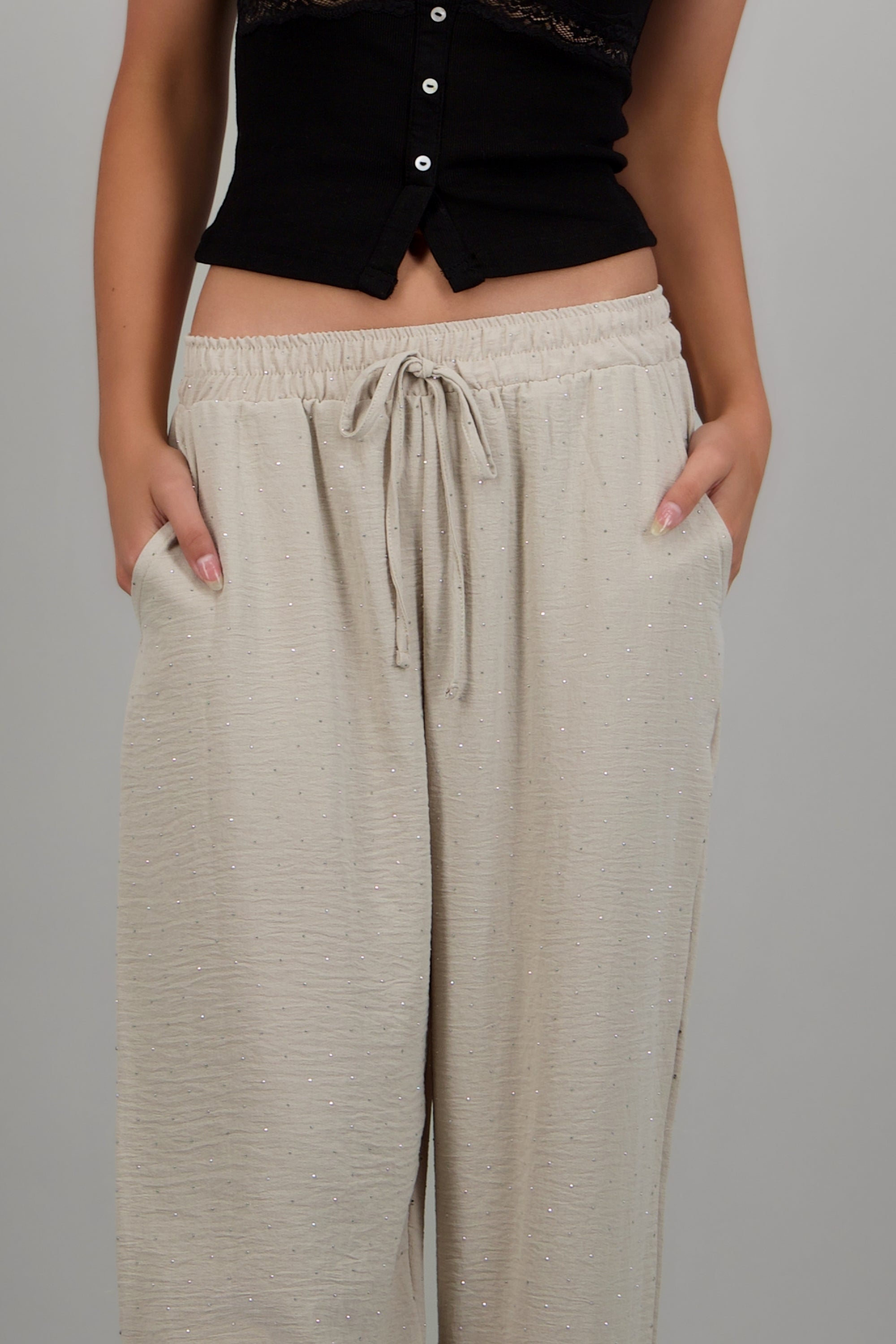 Pantalon ligero detalle brillos BEIGE