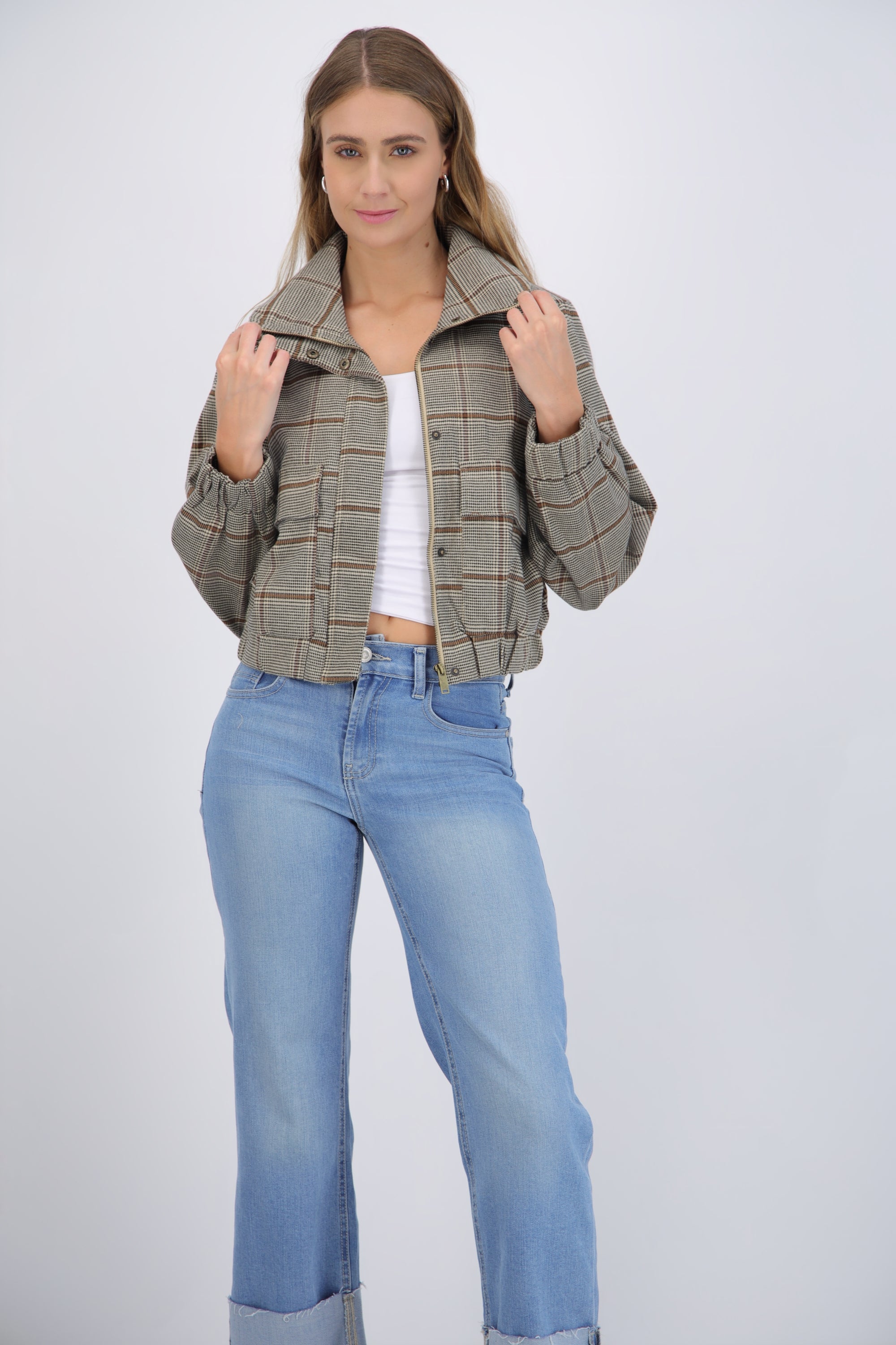 Chamarra bomber cuadros con bolsas parche