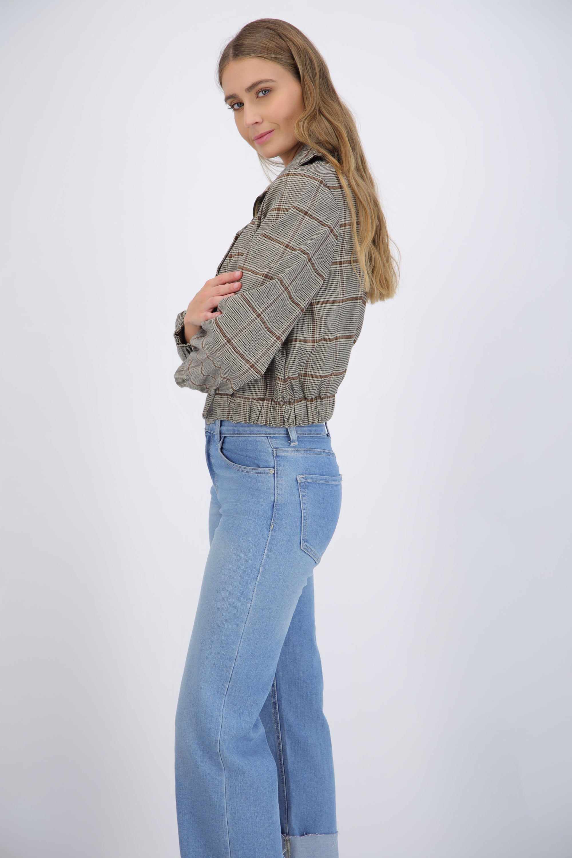 Chamarra bomber cuadros con bolsas parche