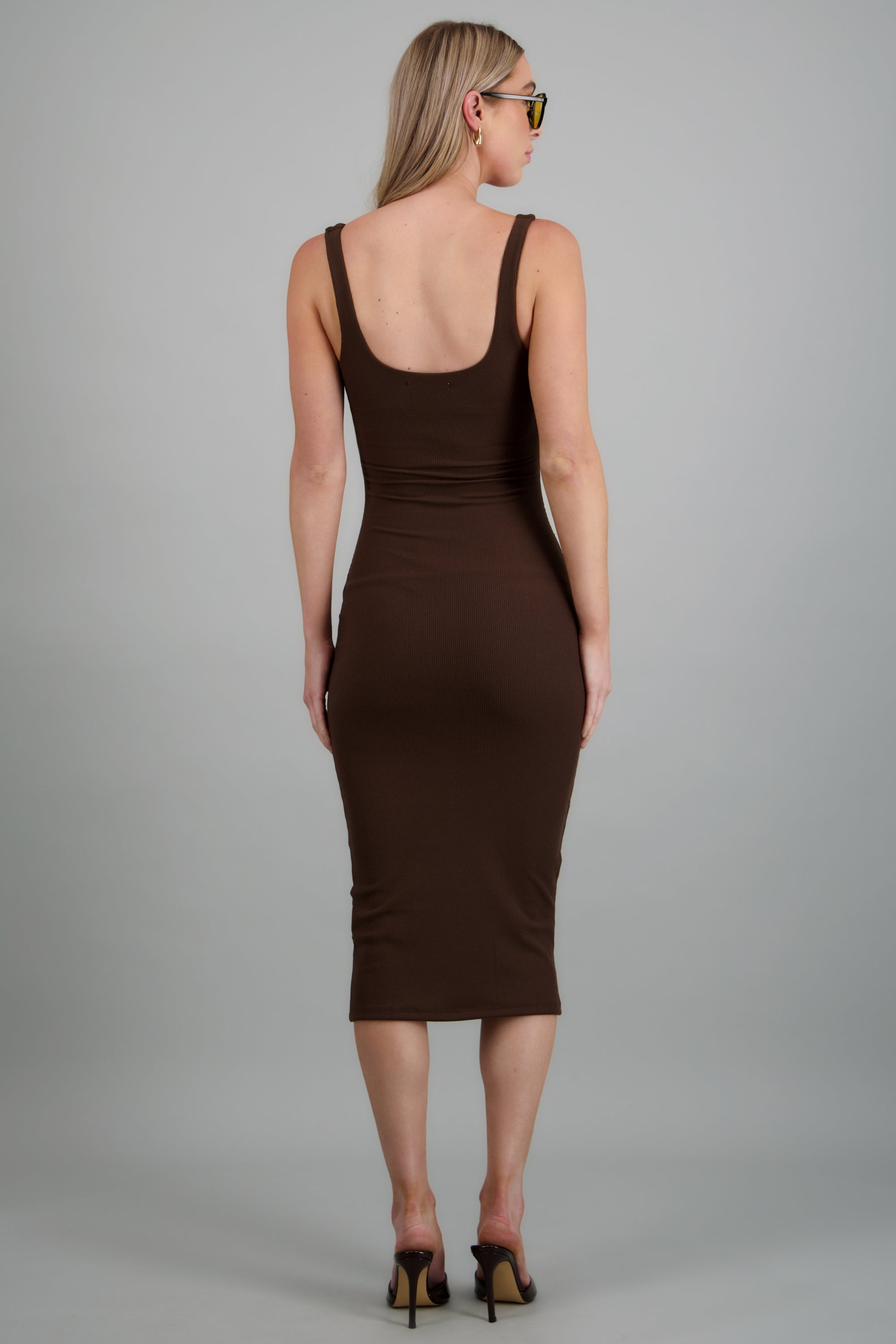 Vestido midi bodycon rib CHOCOLATE