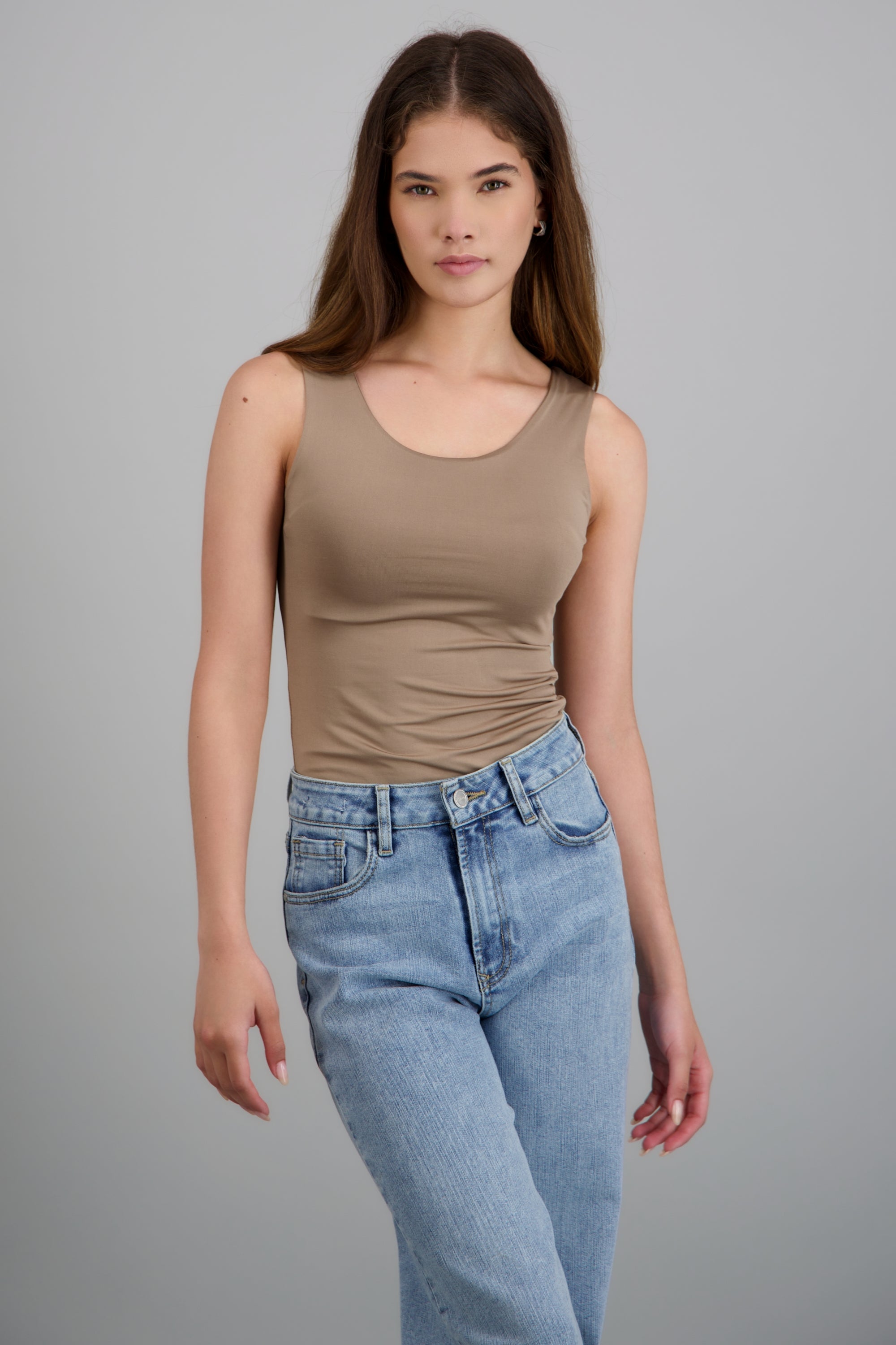 Body sin mangas cuello redondo BEIGE