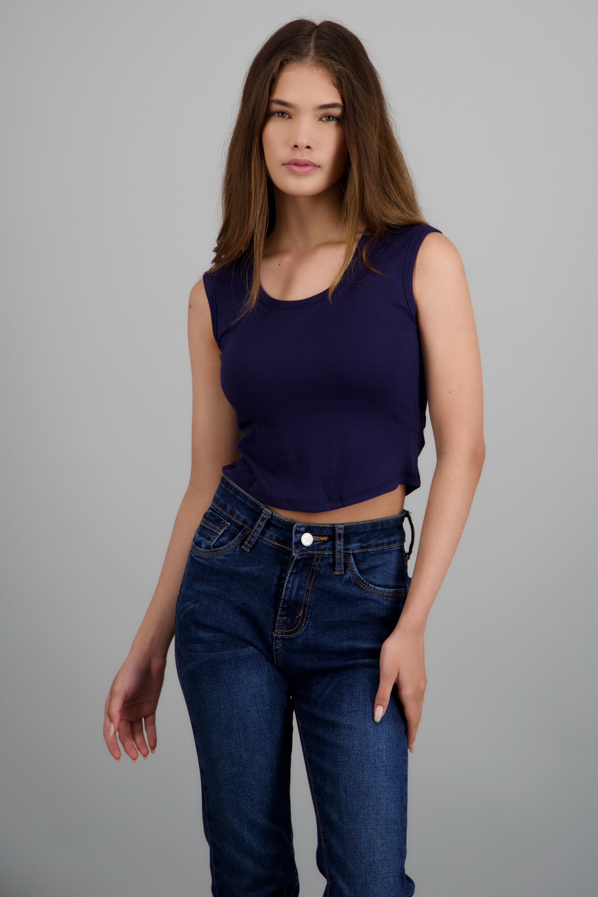 Tank top cuello redondo detalle copas MARINO