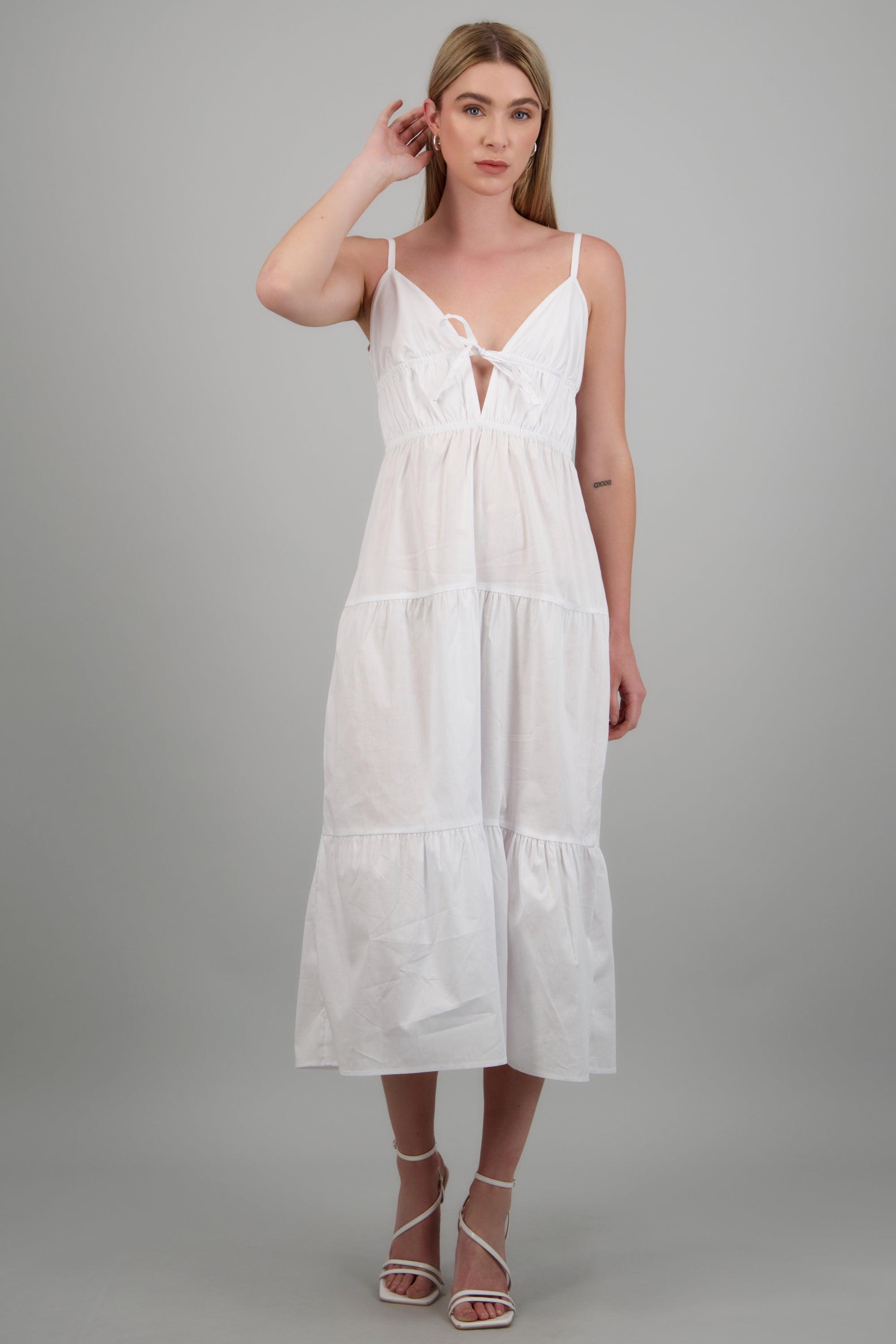 Vestido midi tirantes detalle olanes BLANCO