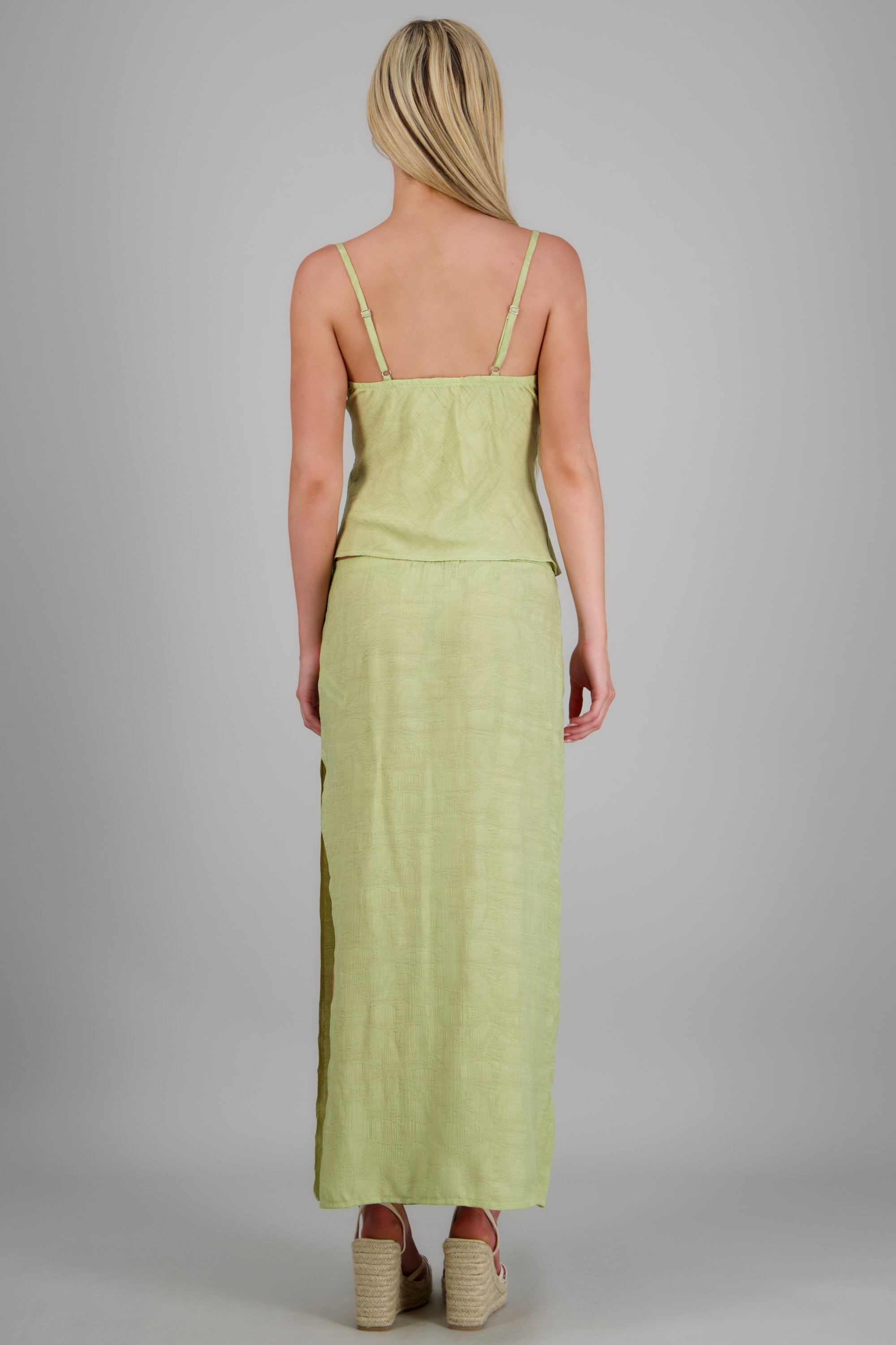 Falda midi textura con abertura VERDE CLARO
