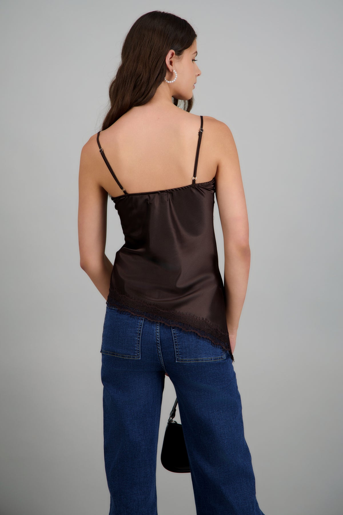 top satinado escote encaje asimétrico CHOCOLATE