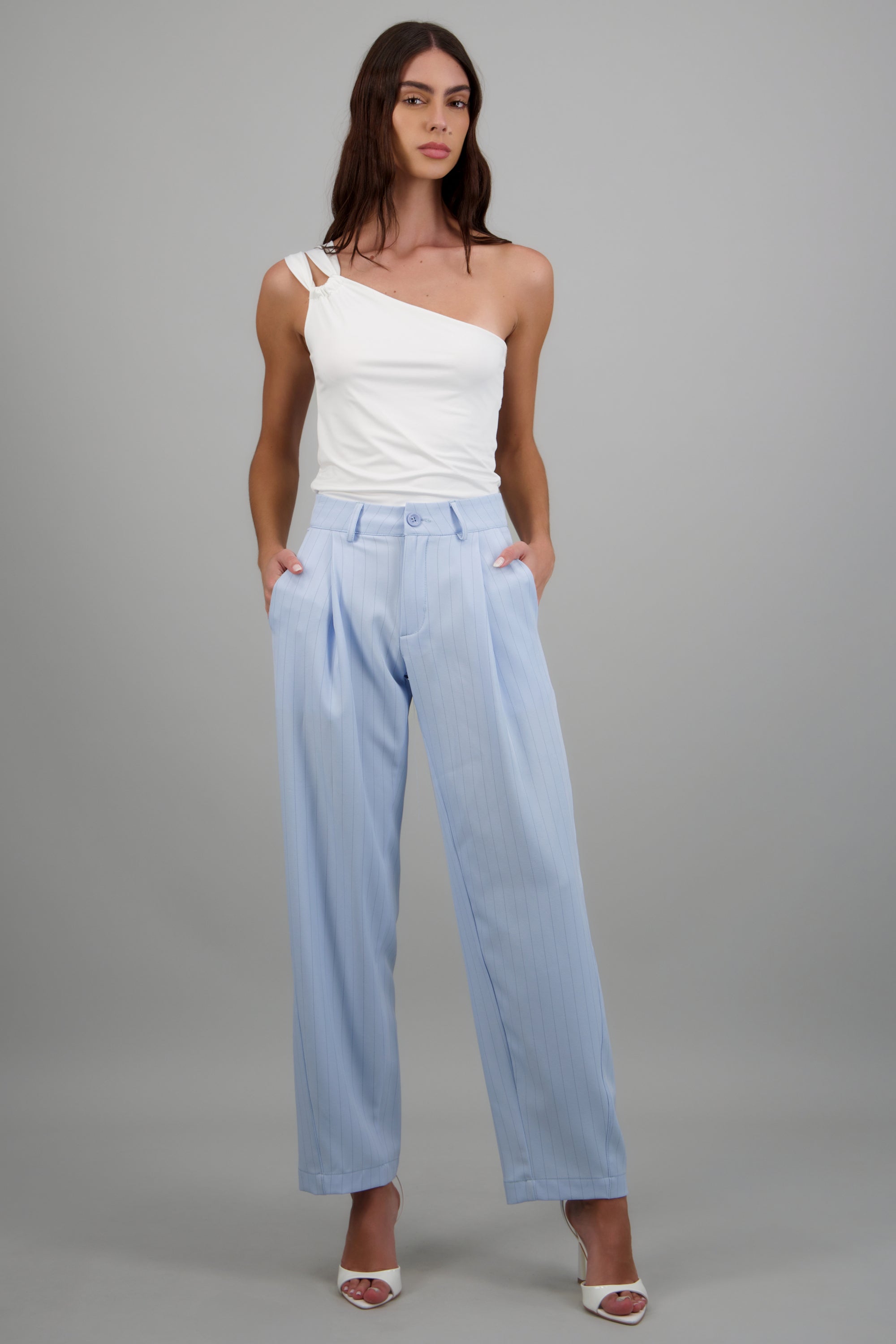 Pantalon de rayas con bolsas AZUL PASTEL